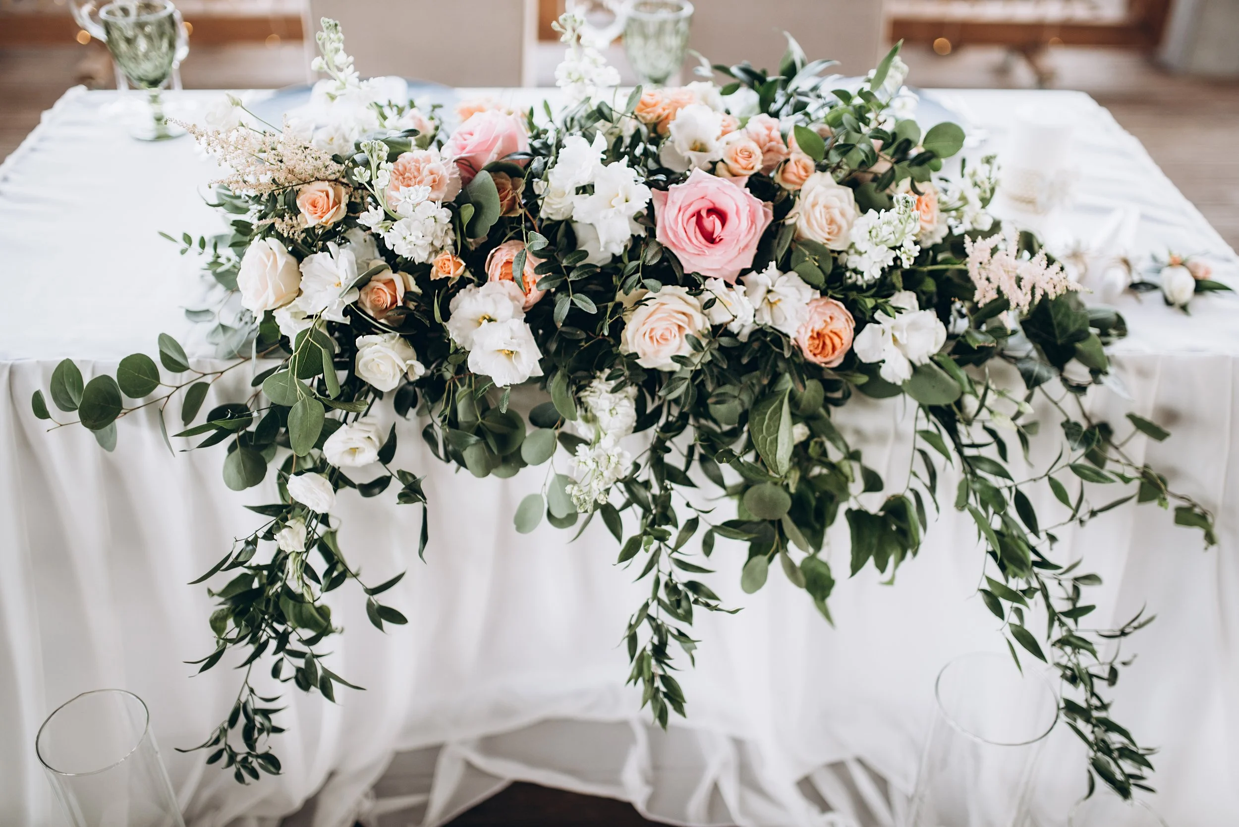 sweetheart table arrangement