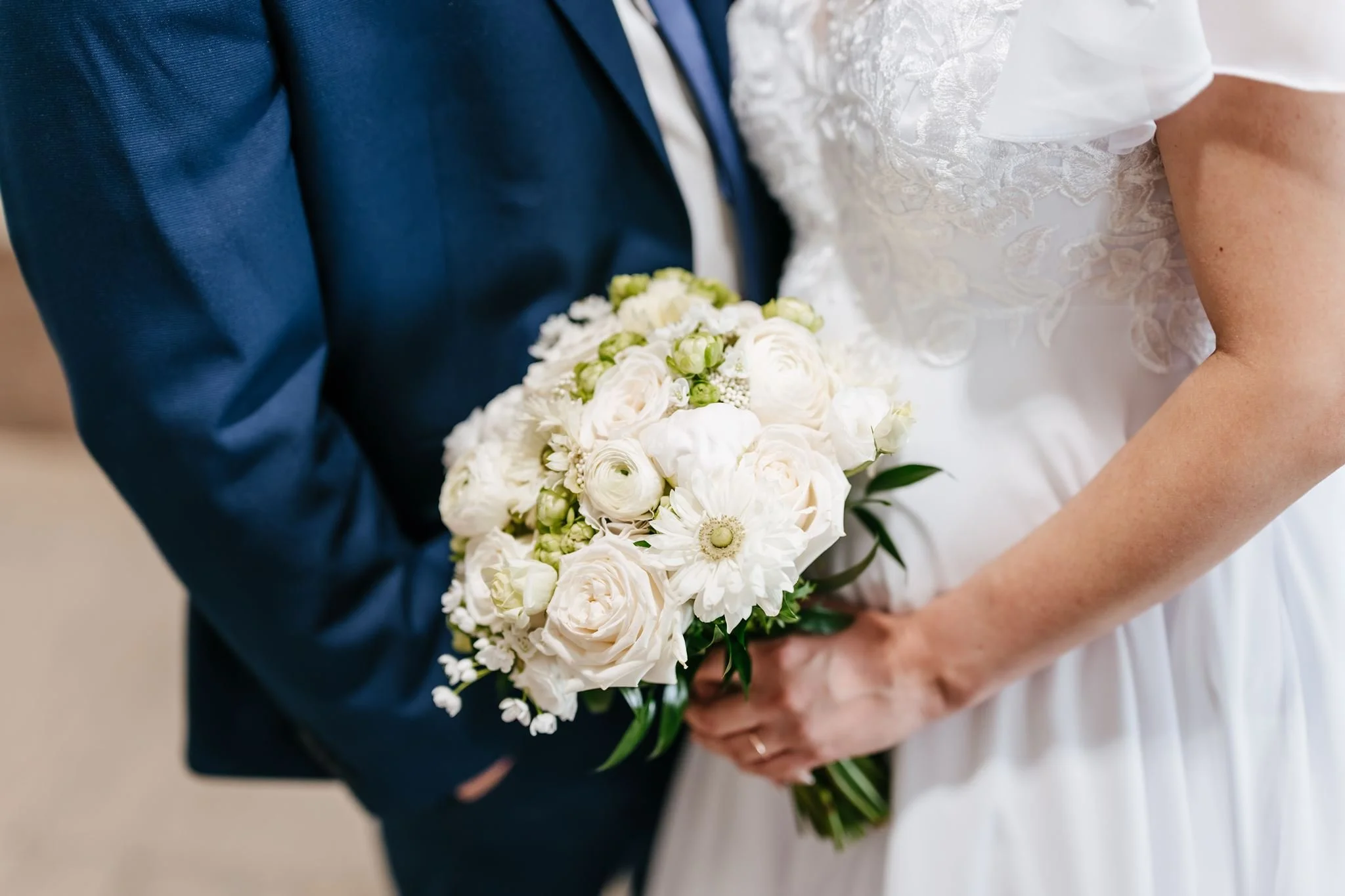 white wedding flowers