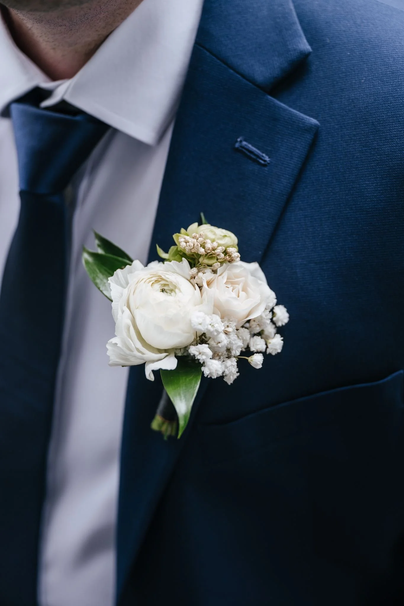 groom boutonniere 