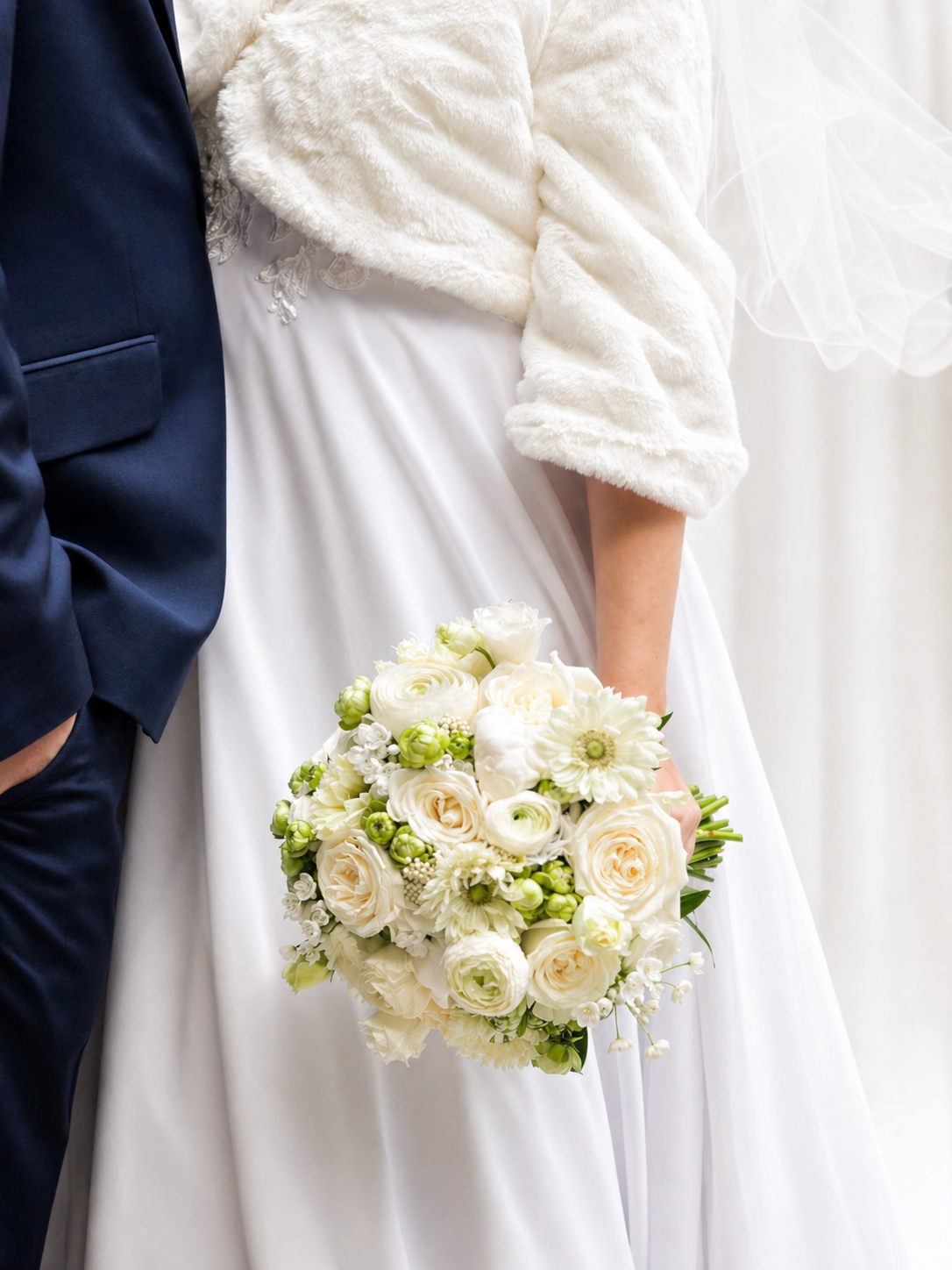 white and green bridal bouquet 