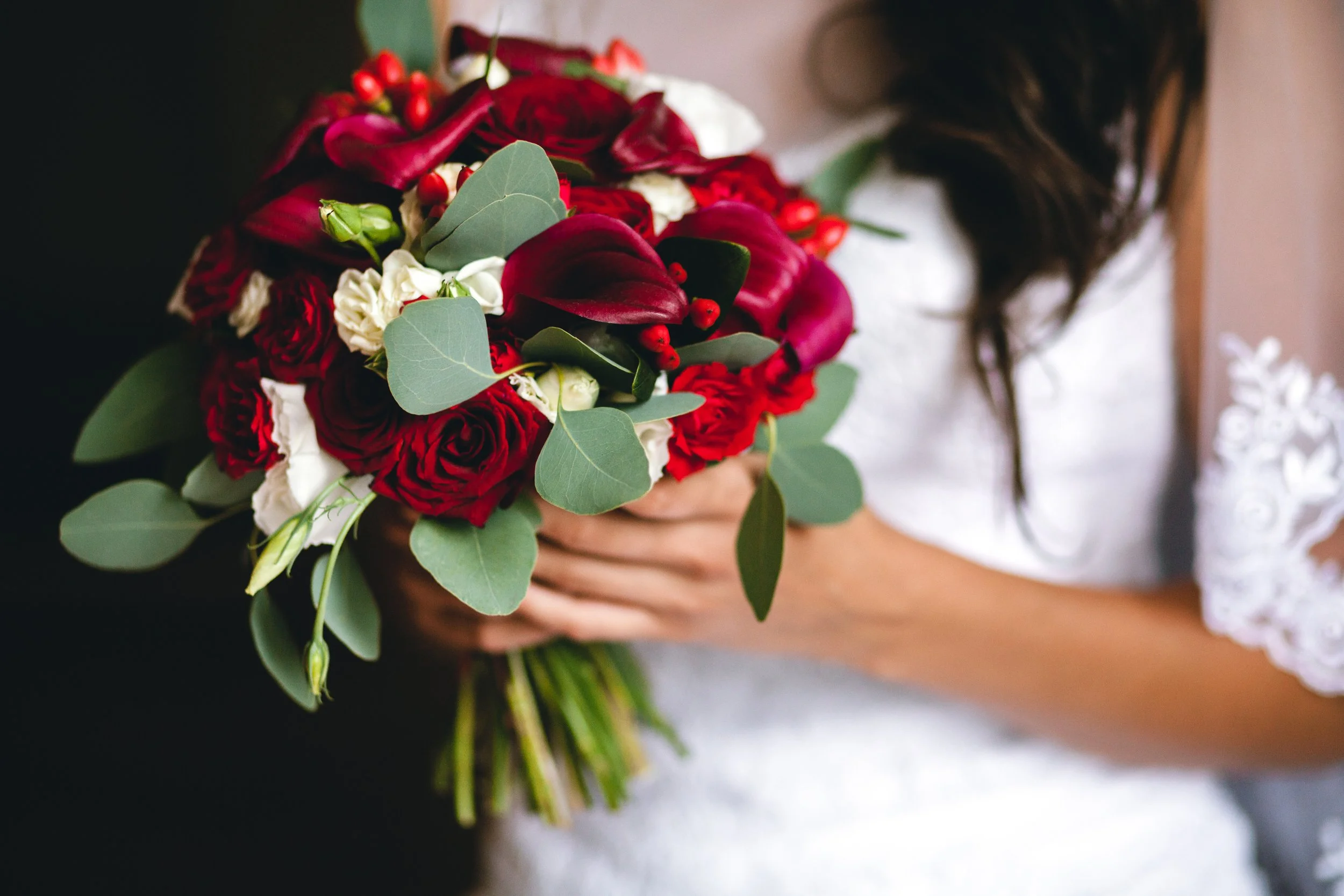 red wedding flowers