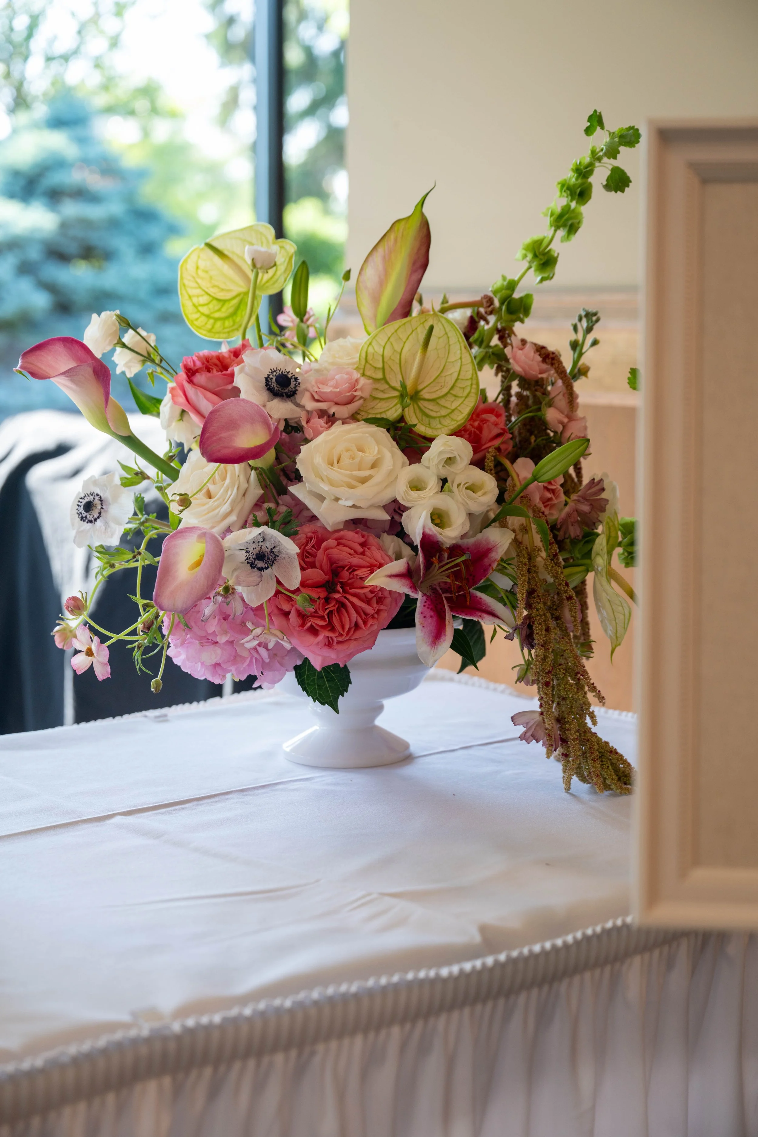 gift table flowers