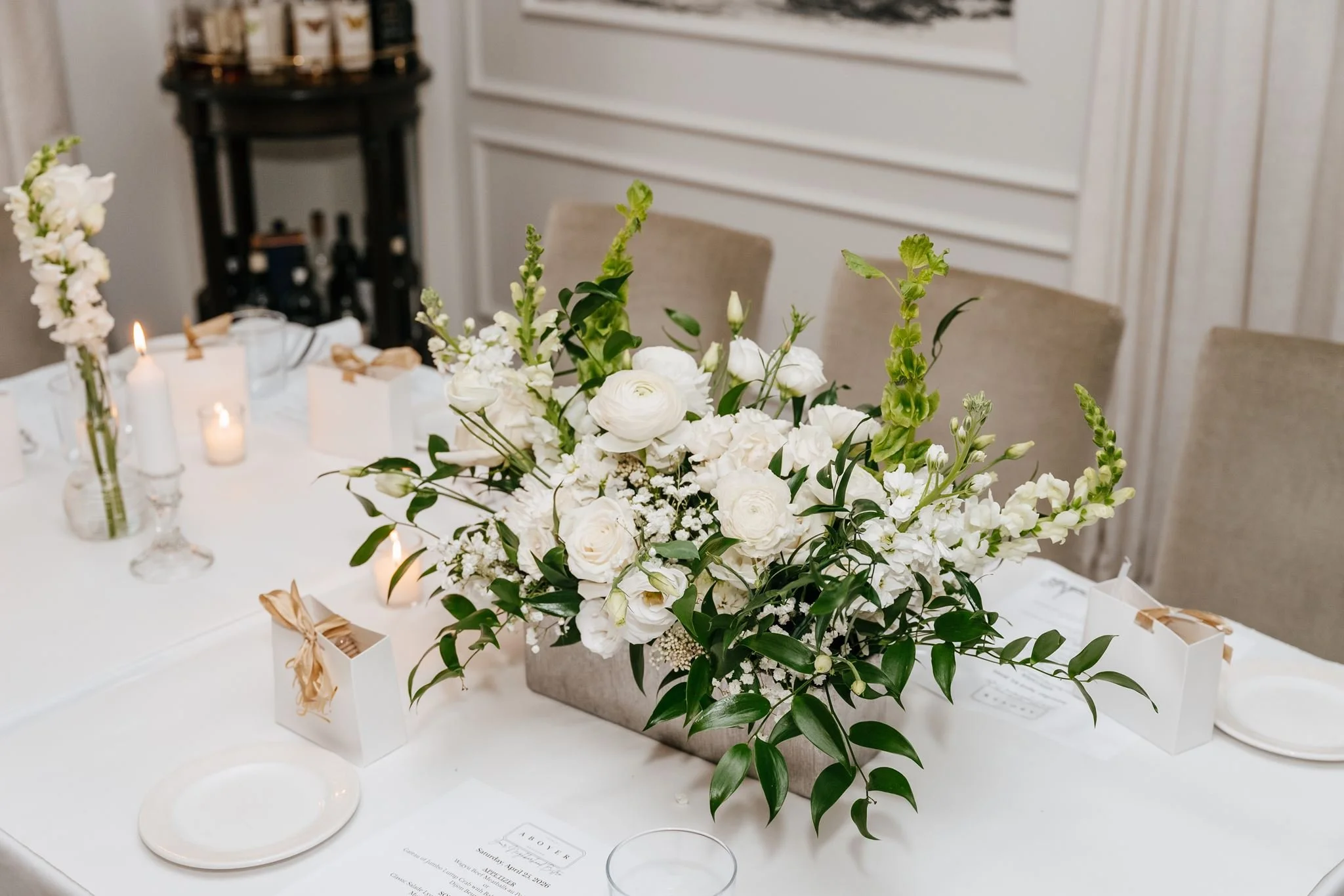 white green centerpieces 