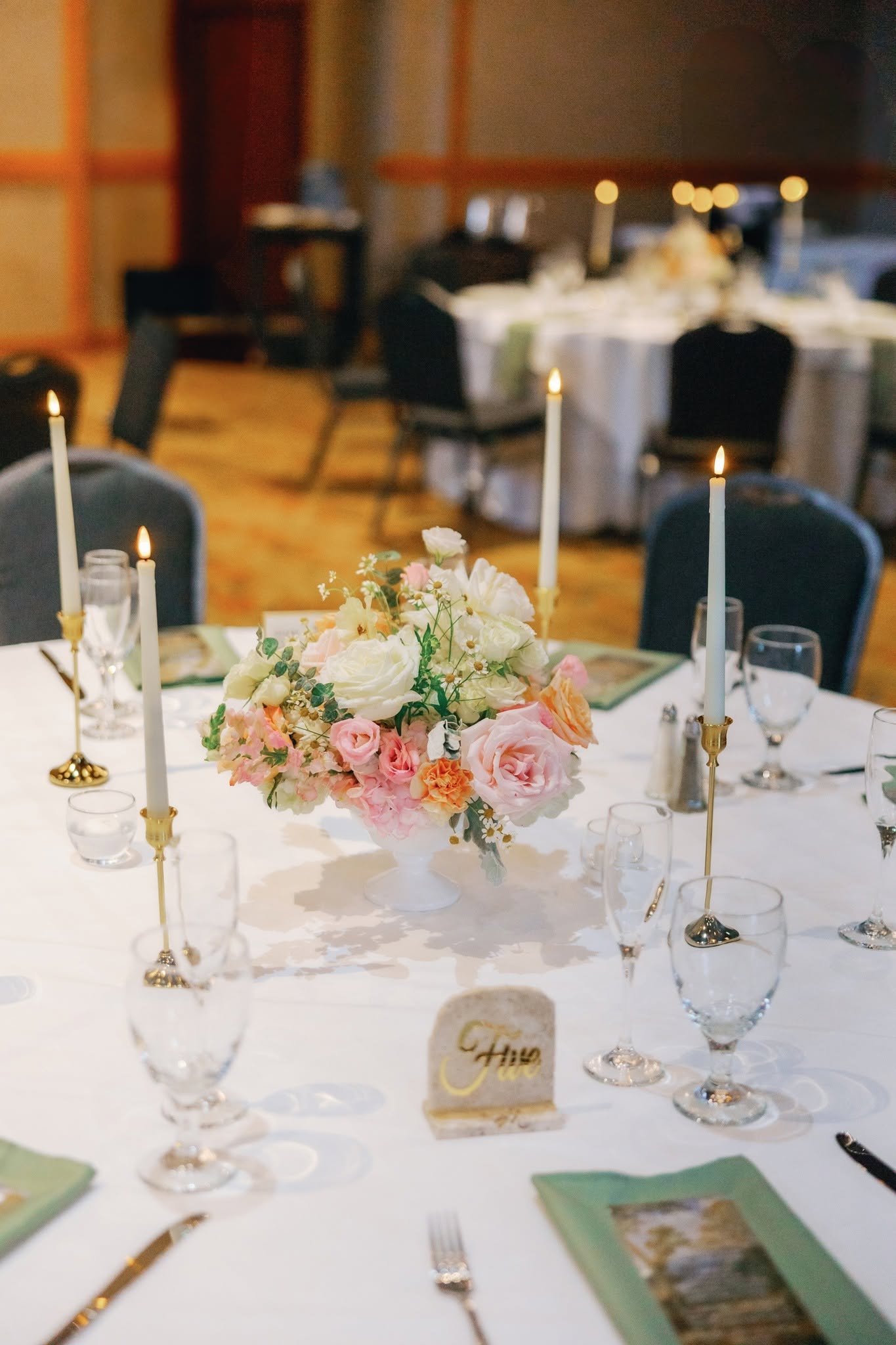 low blush wedding centerpieces