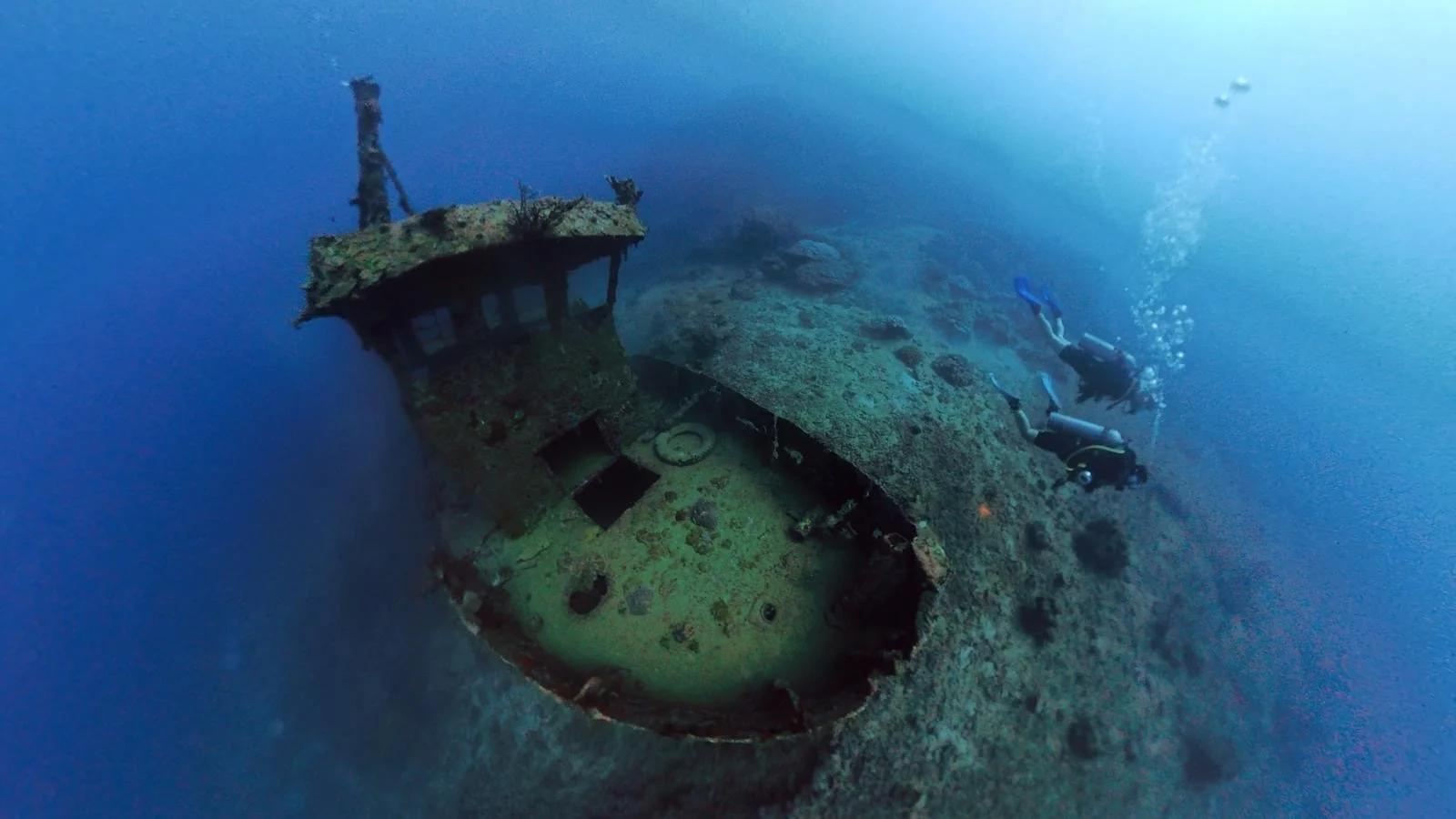 Bonzer Wreck divers