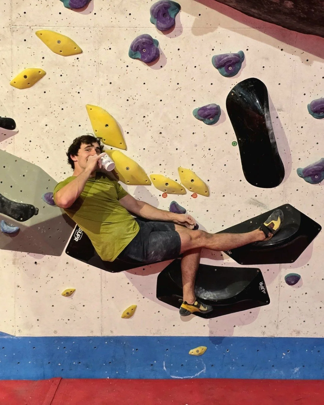 It's almost the weekend! Time to kick back (heel hook) and relax (come climbing) 😉