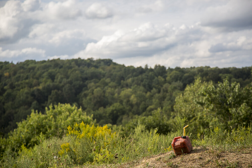 b_Gas_Can_Landscape.jpg