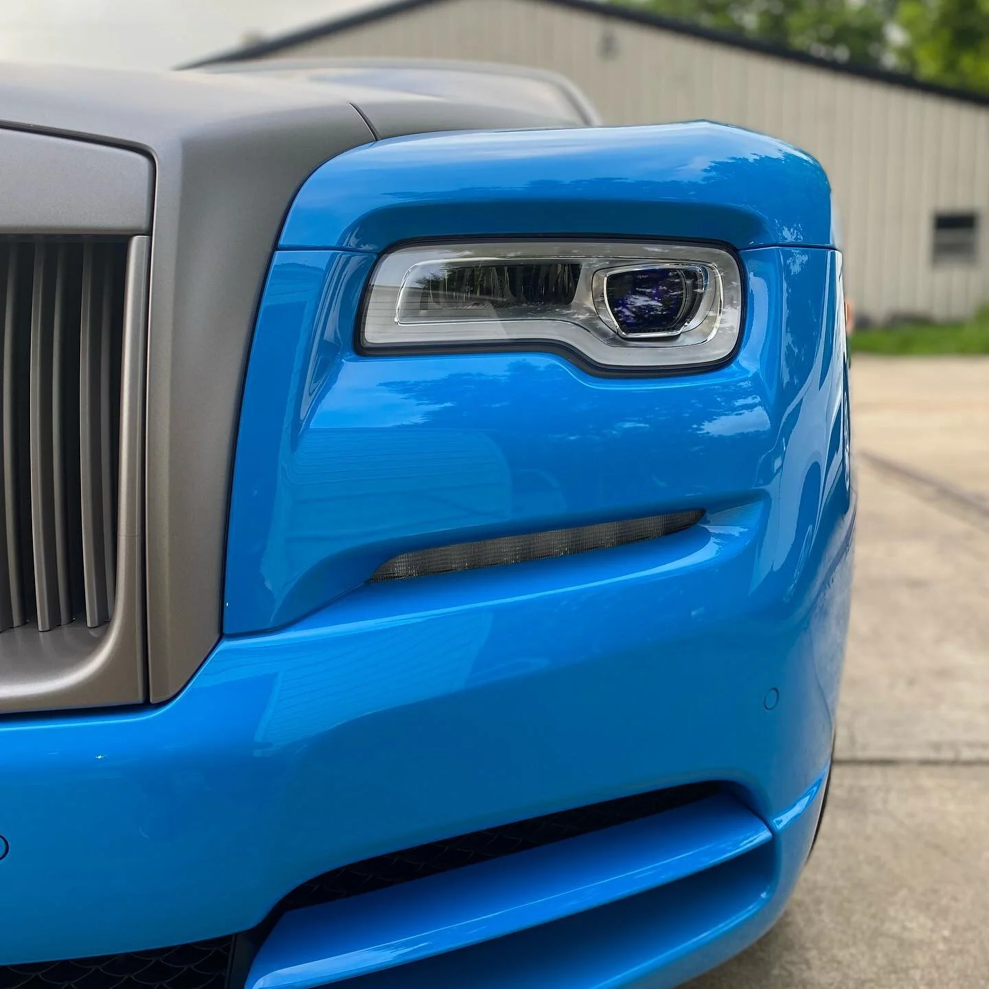 This Beautiful 2020 Dawn was fully PPF&rsquo;d by @spoiled_luxuries and fully coated by us using @getundrdog . This Rolls Royce got the full works!!

To get your car corrected and protected, give us a Call/Text/DM to book your Ride ASAP!