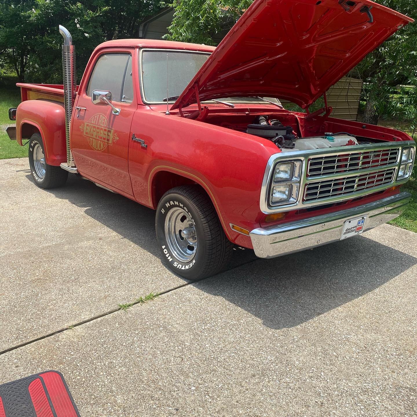 1978 &ldquo;Lil Red Express&rdquo; got rejuvenated with out Basic Exterior/Interior with a engine bay touch up!

Get your car shining for the summer by giving us a call/text/DM to book your detail today.