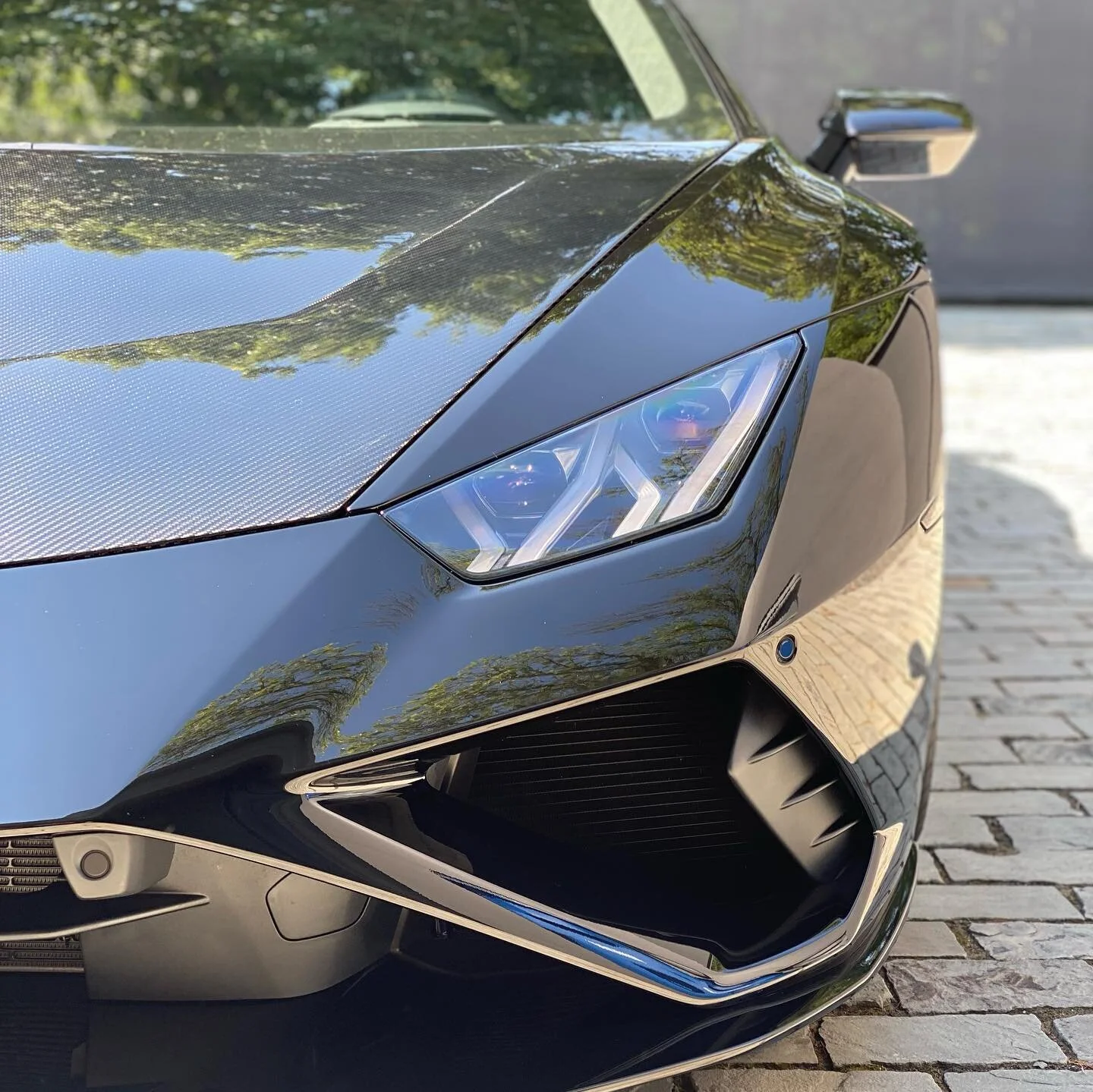 Brand new Huracan Evo with some tasteful Carbon Fiber pieces. 1 Step Correction to get rid of the rotary haze and Coated with @getundrdog!

Get your car shining and protected for this hot summer to come! Give us a Call/Text/Dm to receive a free quote