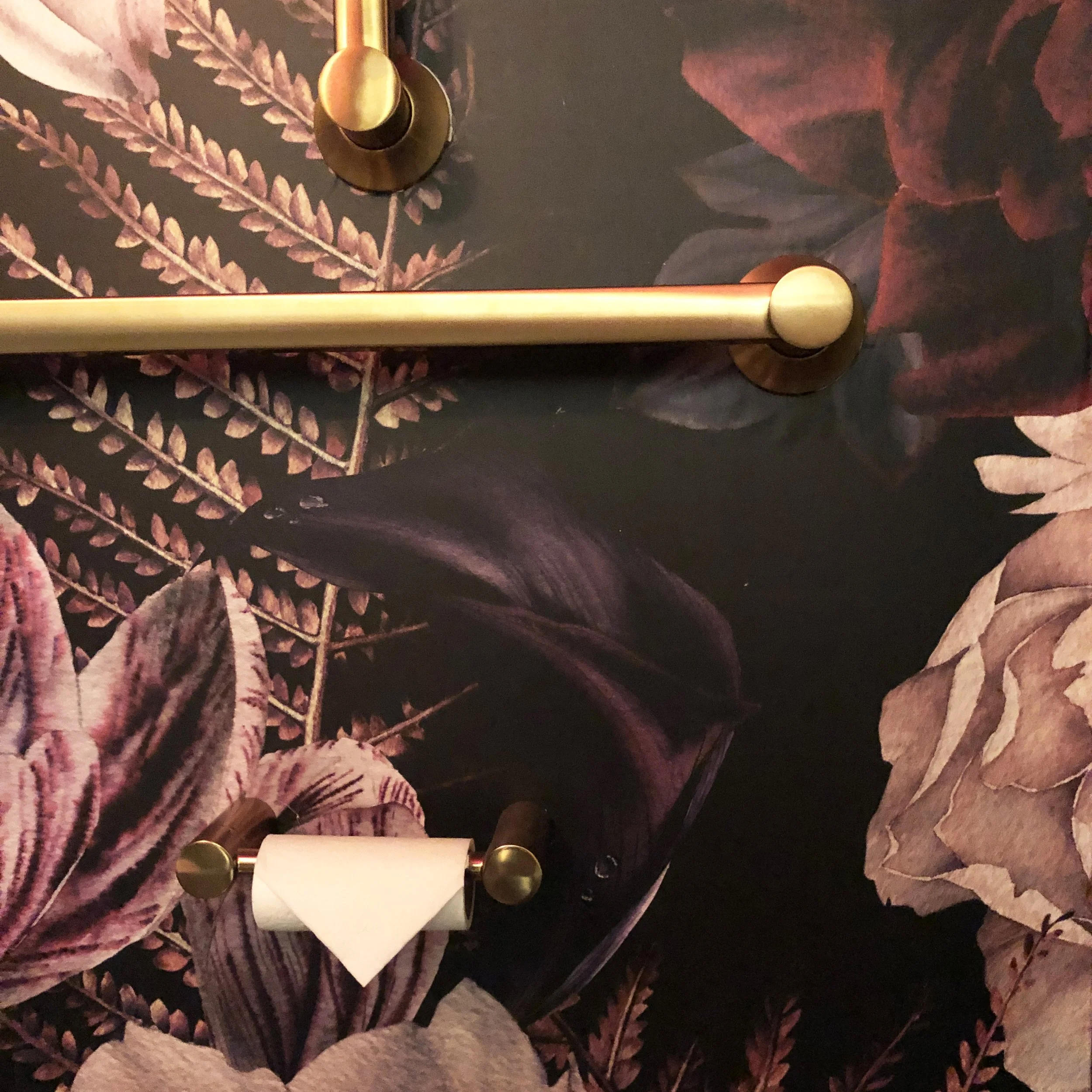 Glam Finishes in Bathroom