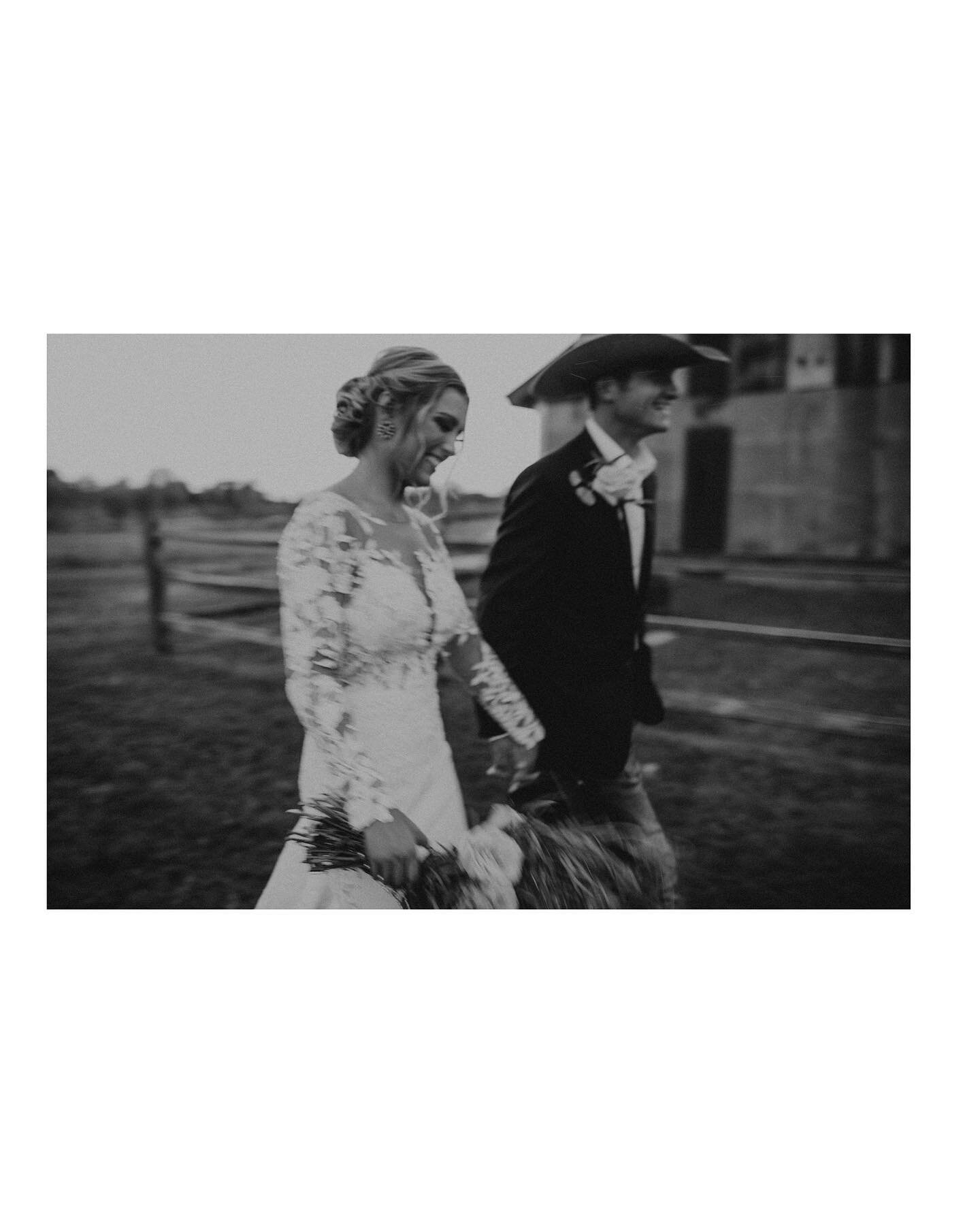 For as much a blur as your wedding day can seem, it&rsquo;s always the photos that allow you to be right back in those intimate and personal moments.  The unplanned, unposed. Those moments are always alive again&hellip; in the photos