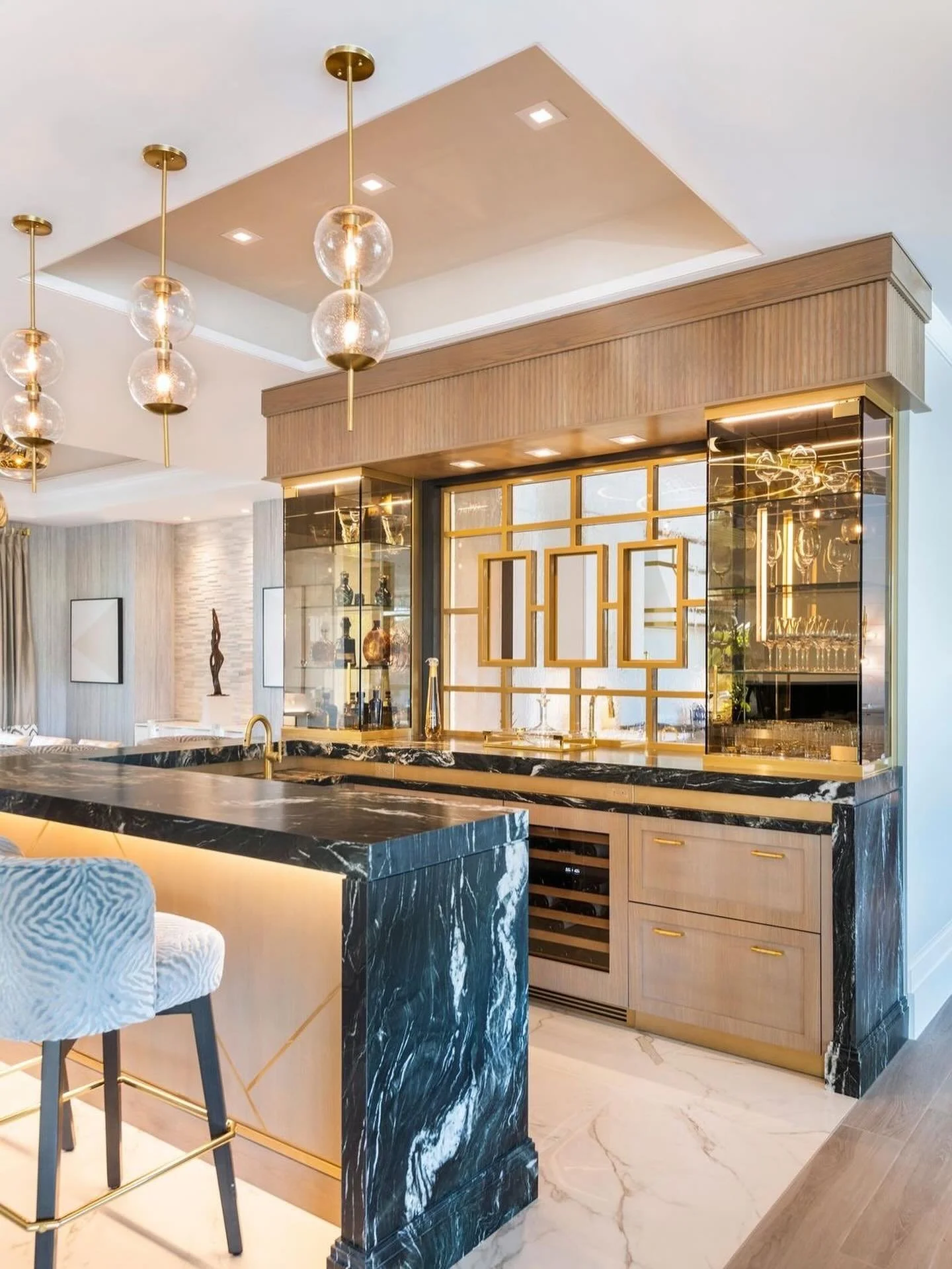 Bar goals! Where luxury meets libations 🥂🥃🍾

#madebynmb #customhome #custombar #bargoals #homebar #happyhourtime #happyhour #custombuilder #florida