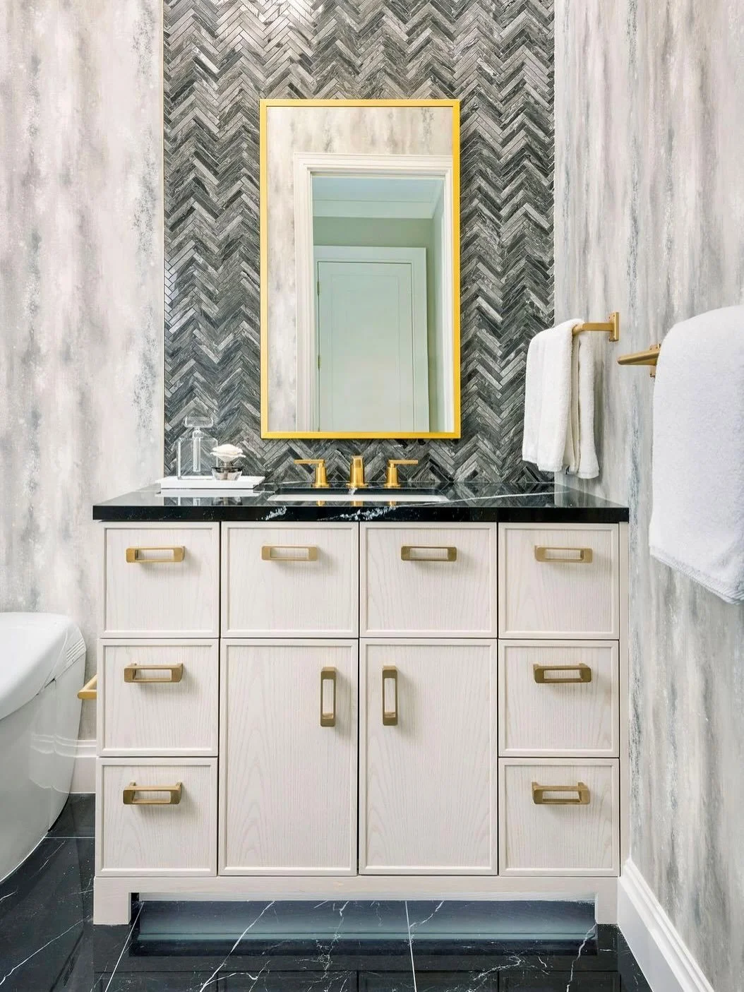 Sleek. Chic. Detailed. Done. 

#madebynmb #dreamhomes #dreamhome #customhomes #customhomebuilder #bathroomgoals #dreambathroom #bathroominspo #herringbone #herringbonetile #southfloridainteriordesign #dreambathrooms