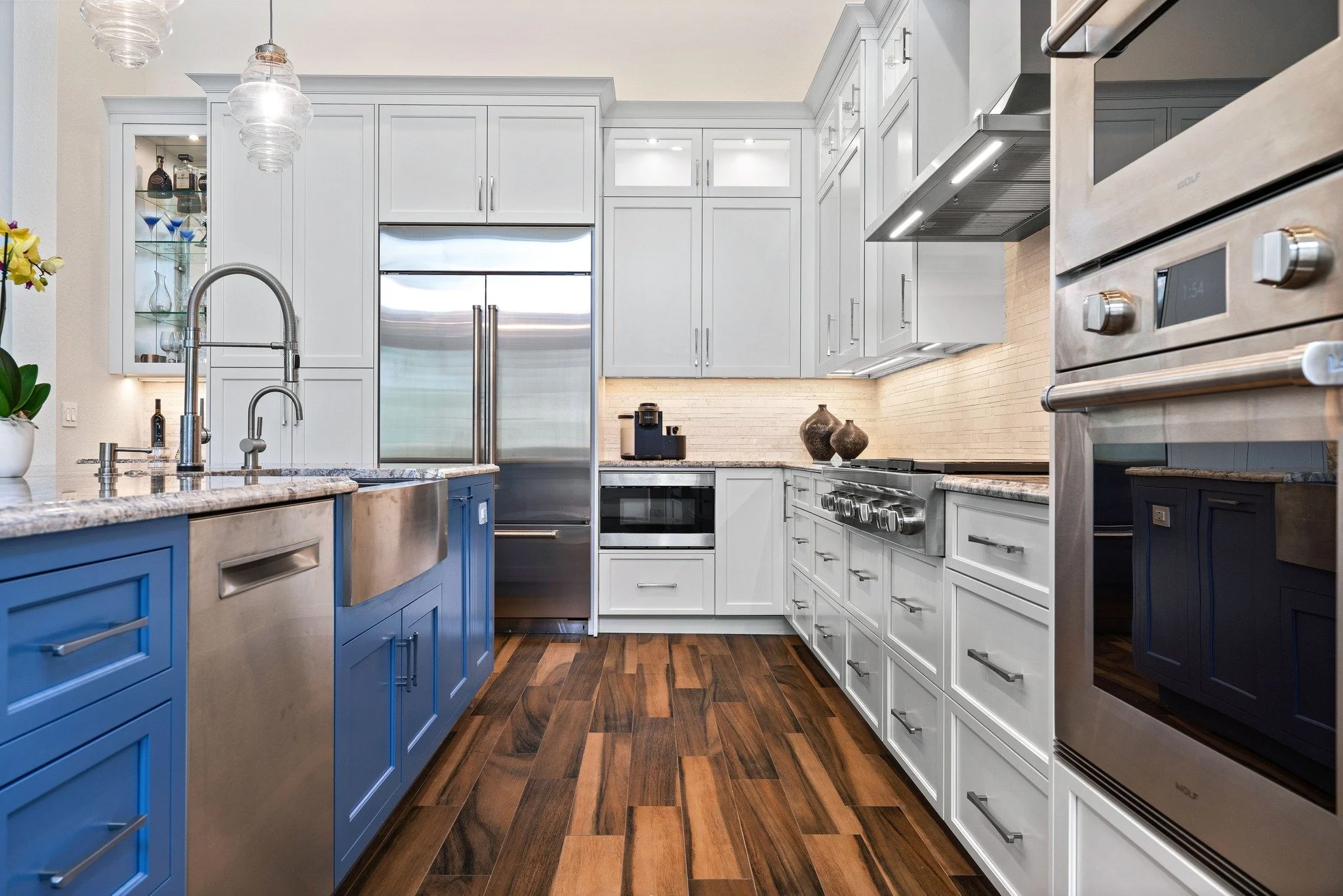 A little blue accent to help you forget your back to school blues! Wishing all of our clients and their families a smooth transition back to school! Hope everyone had a fun summer! 

 #madebynmb #customhomedesign #dreamhome #dreamhome2025 #kitchenins