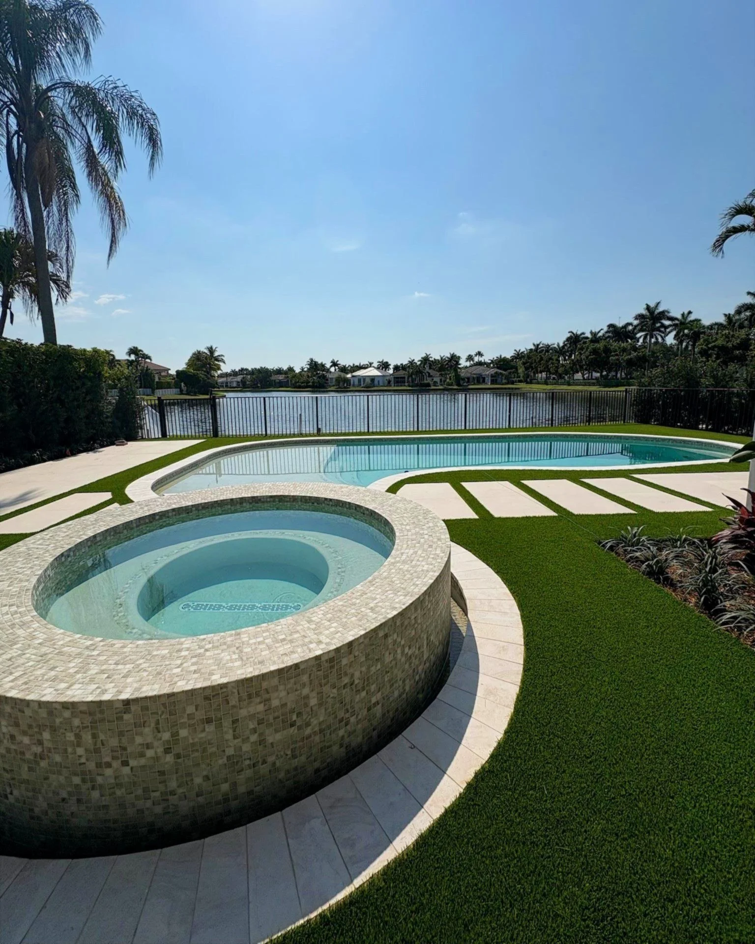 Fall might be starting, but with a pool like this, you could have eternal summer! 👙🏊☀️🌴😎

 #madebynmb #pools #poolside #pooltime #poollife #poolvibes #pooldesign #summerday #summervibes☀️ #summervacation #customhome #customhomes #customhomebuild 