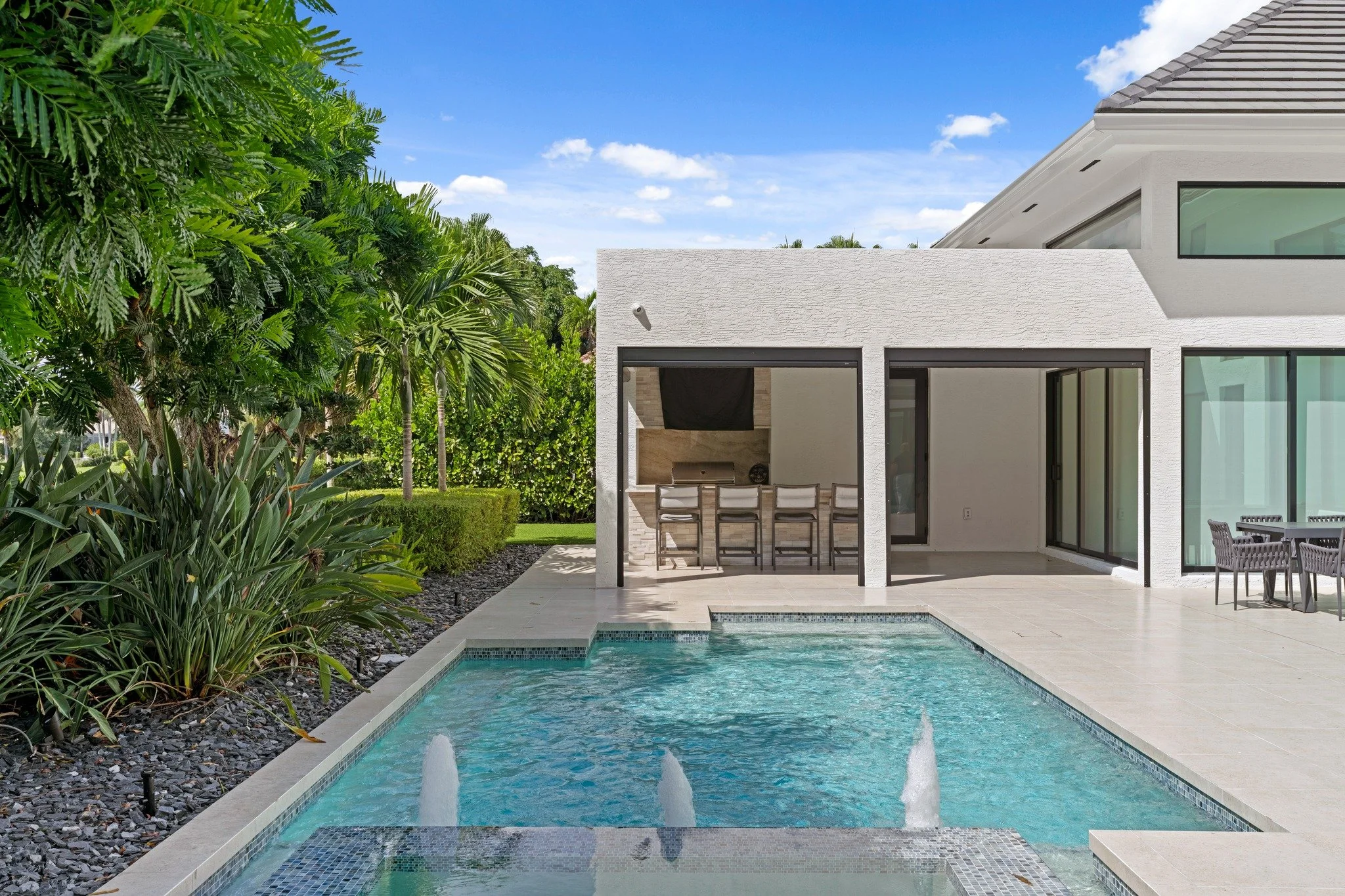 Poolside Tiki Bar meets Country Club living! 

 #madebynmb #dreamhome #dreamhomes #dreamhomegoals #custompool #custompools #custompoolbuild #tikibar #tikibars #countryclub #countryclubs #golfcourse #golfcourseliving⛳ #customhome #customhomes