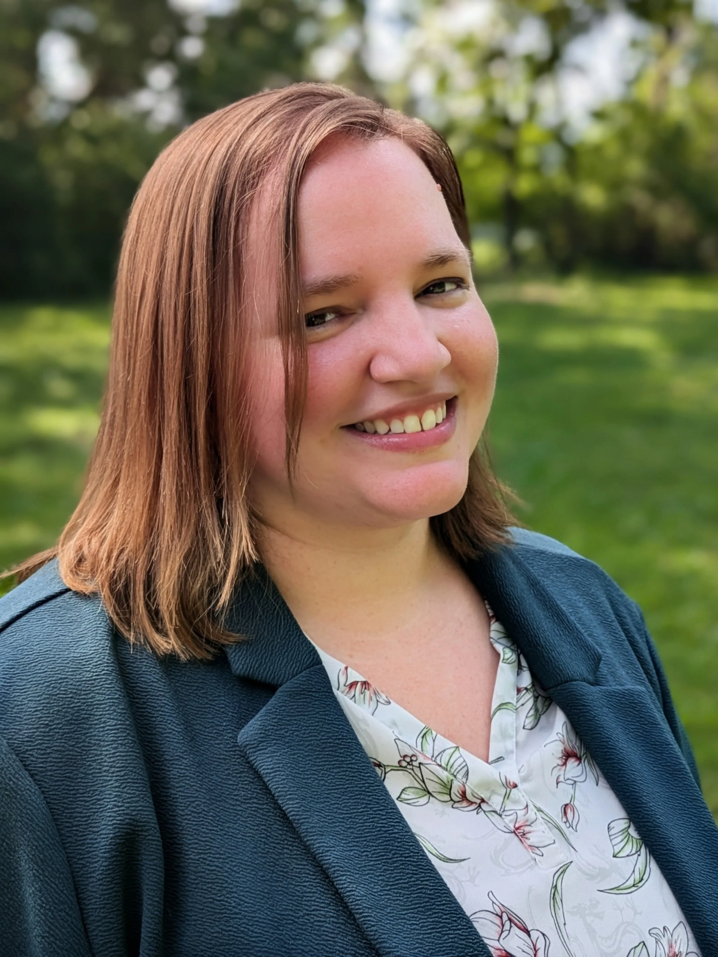 Photo of Samantha White, LPC a therapist in Mid Missouri treating eating disorders, trauma and anxiety