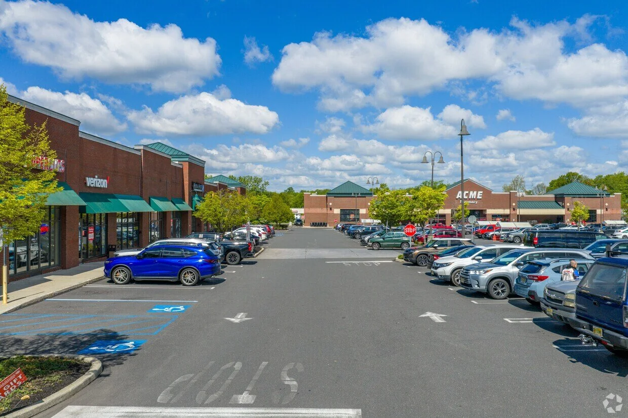 Acme Commons, Bordentown, NJ