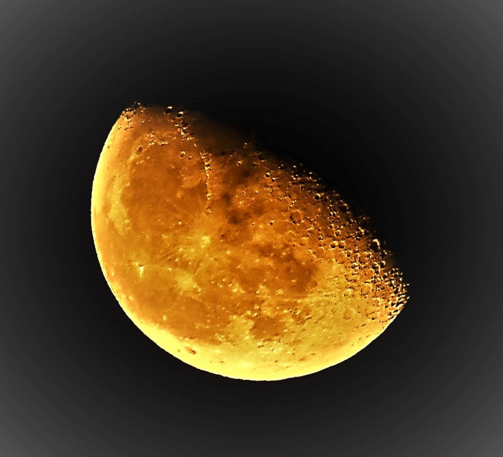 DSC_3794 (4) gibbous moon.jpg