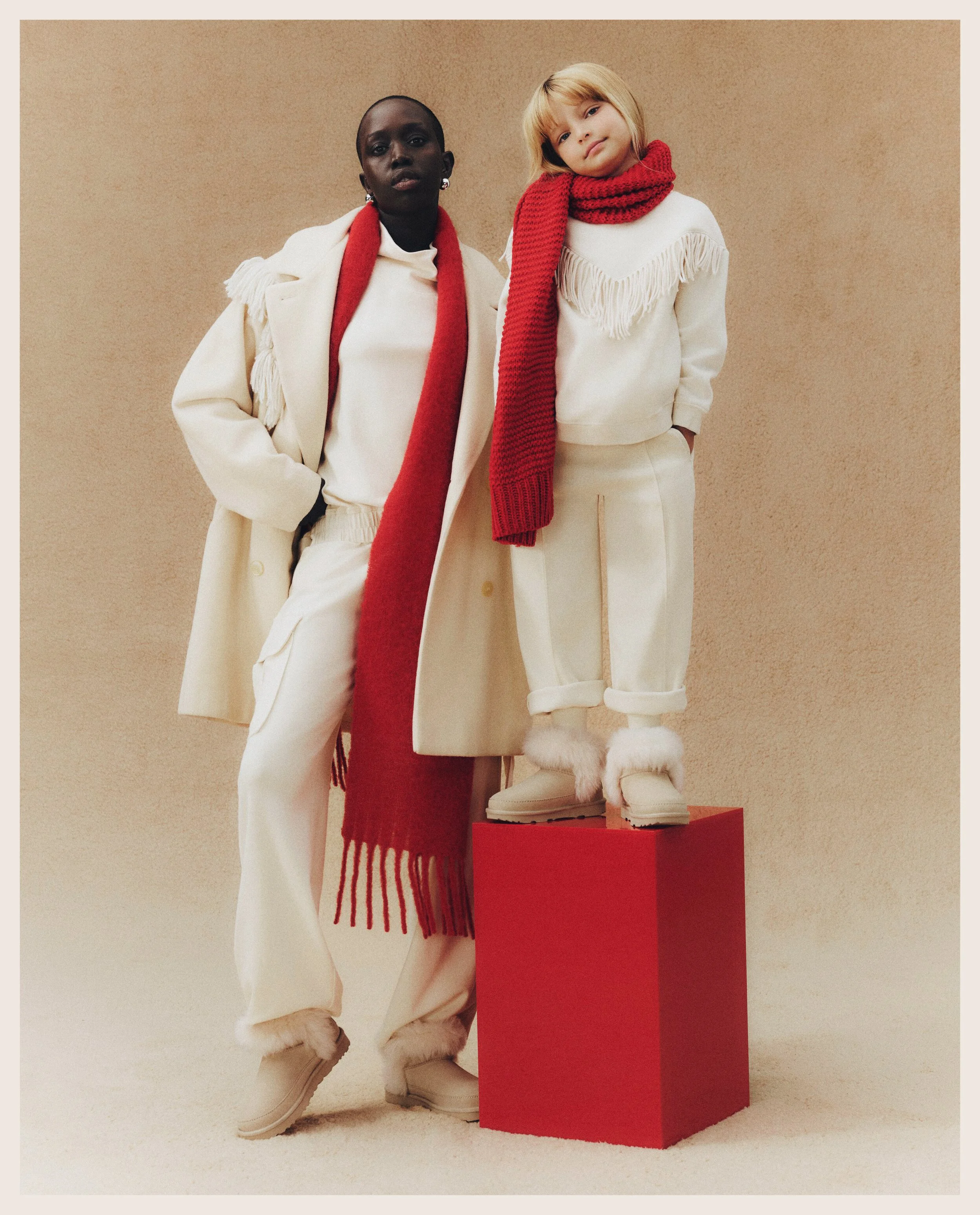 LARGE-AW25-W-CLASSIC-ULTRA-MINI-CHALET-1173832-SNDCS-K-CLASSIC-ULTRA-MINI-CHALET-1175950K-SNDCS-FL-V2 border.jpg