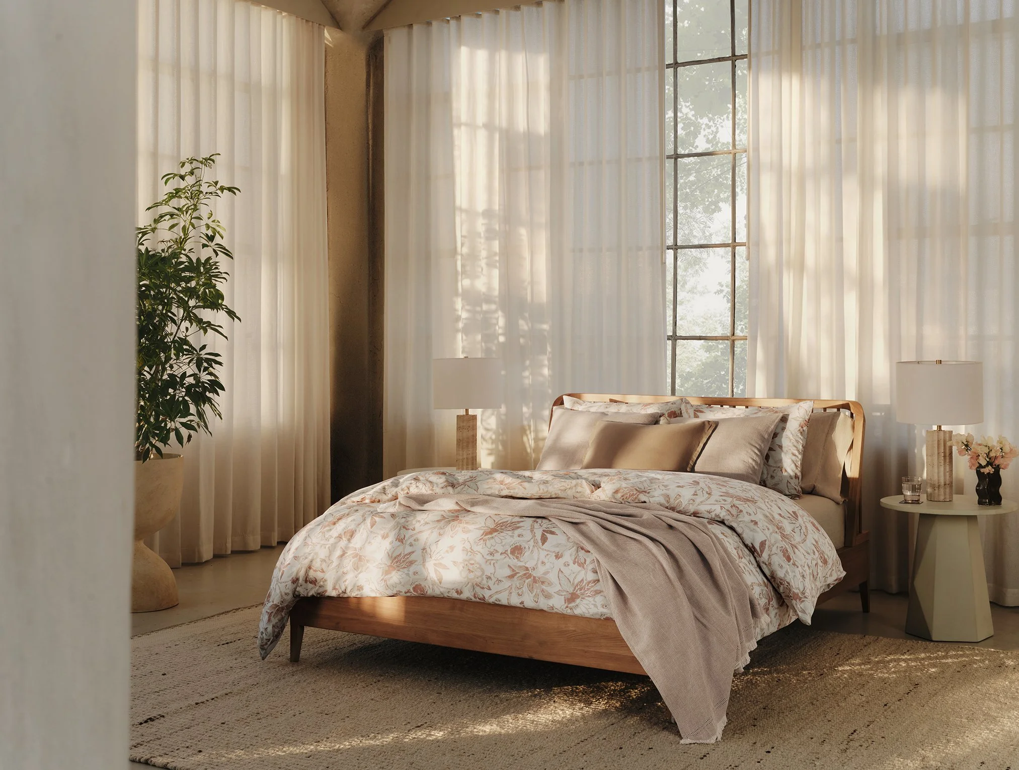 SP25_EEcom_SeaBloomPrintBed_NaturalwPraline_A_038 V2.jpg