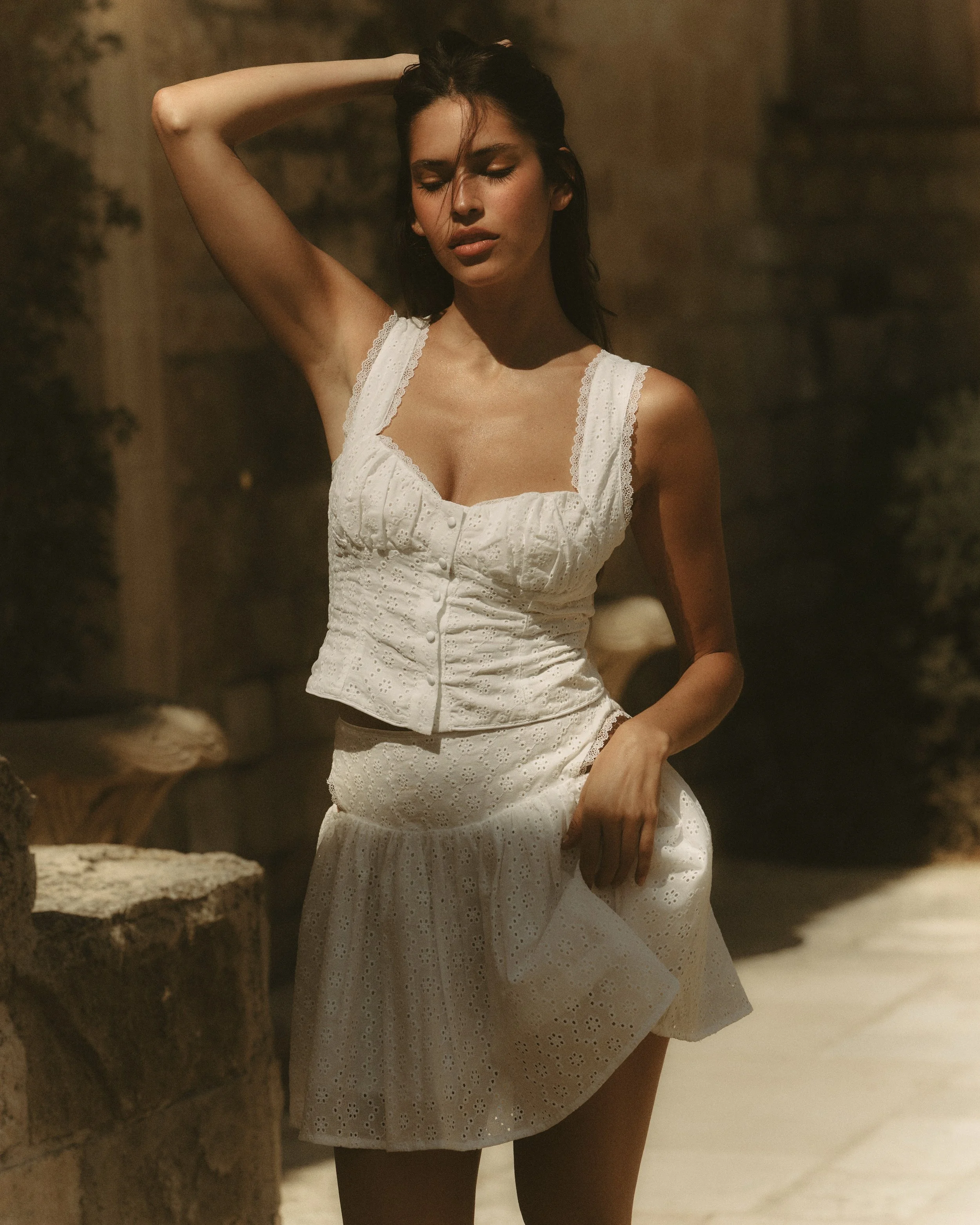 250610_LOUNGE3654 RT F.JPG