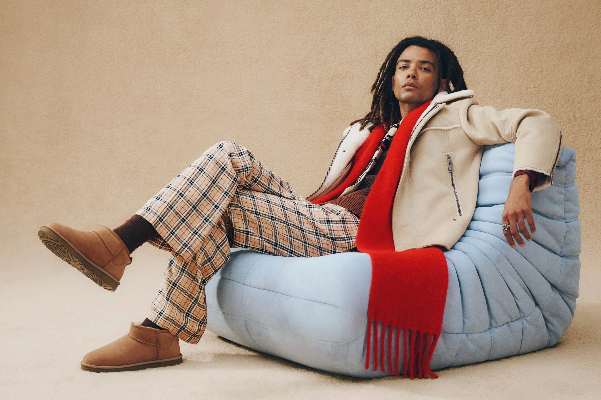 LARGE-AW25-M-CLASSIC-ULTRA-MINI-1137391-CHE-FL-H crop.jpg