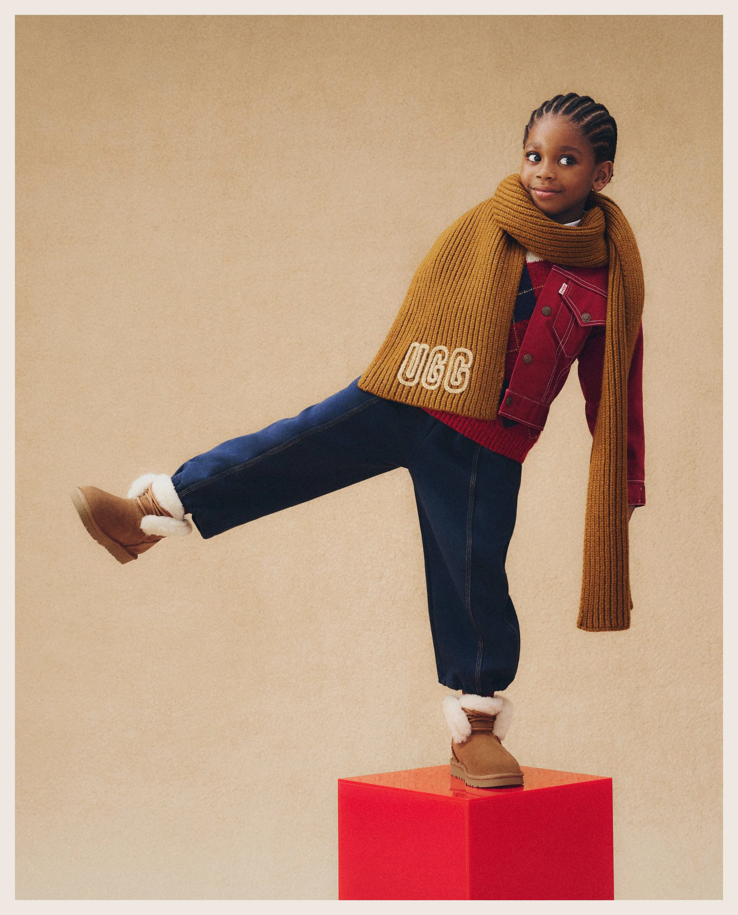 LARGE-AW25-K-CLASSIC-MINI-POSY-1174633K-CHE-FL-V border.jpg