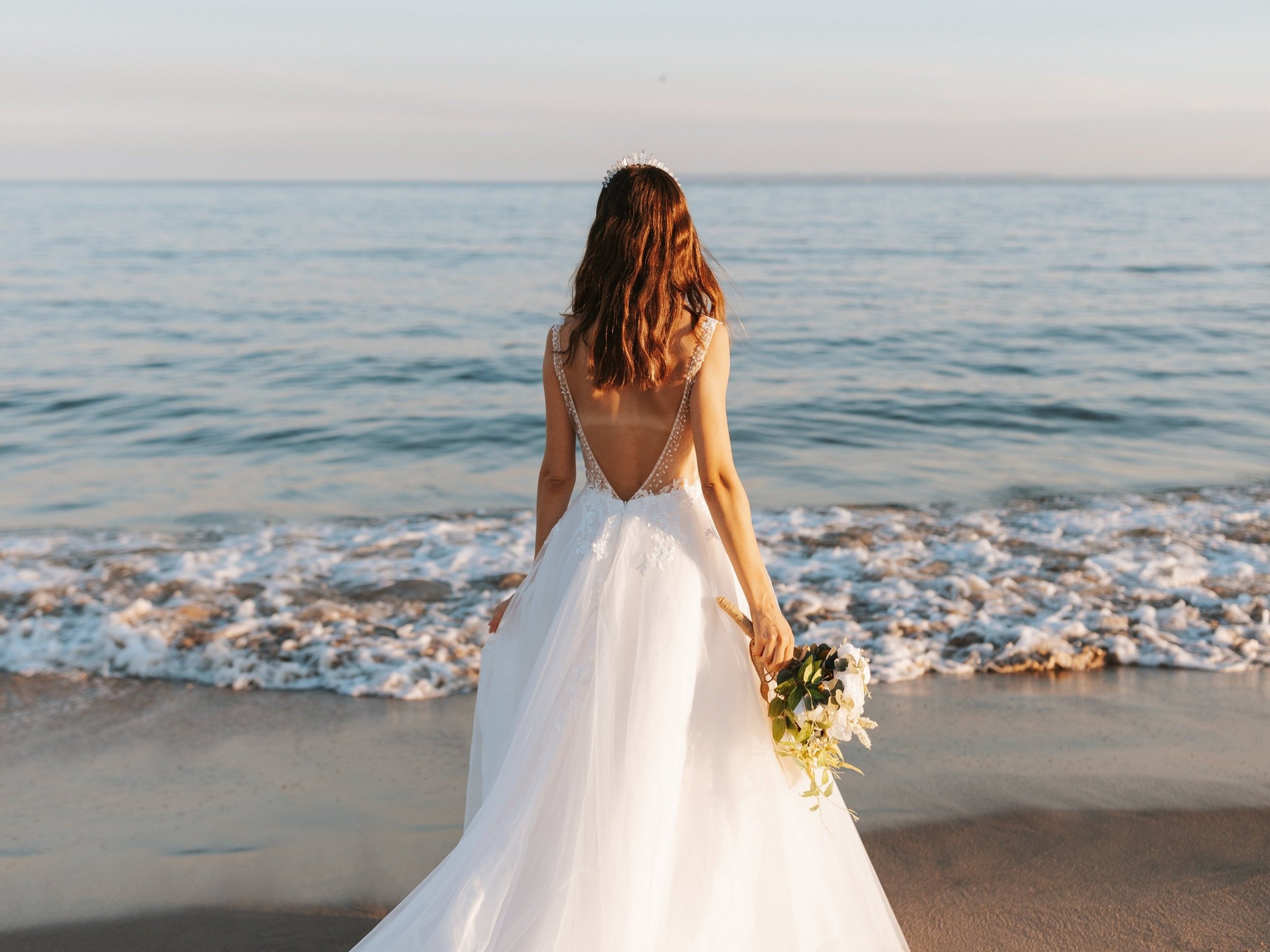 20 Gorgeous Wedding Dresses Under $300 — wallflower
