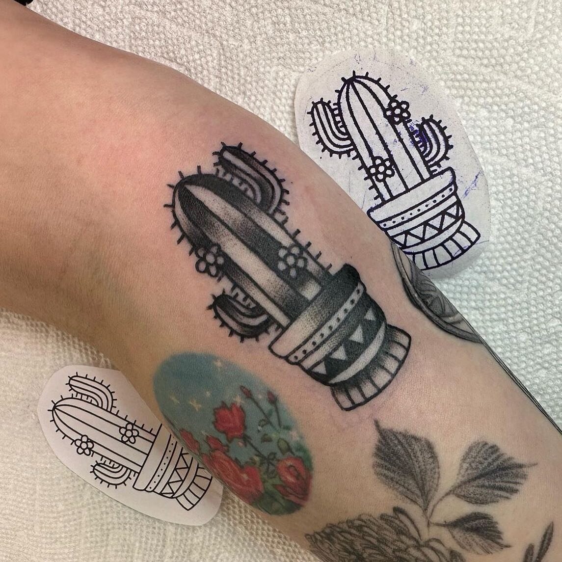 Eeek!! The cutest little cactus tatty by Em!! ❤️
@tradbabyy @tradbabyy @tradbabyy 
#cutetattoo #cactus #cactustattoo #cactilover #cactiofinstagram