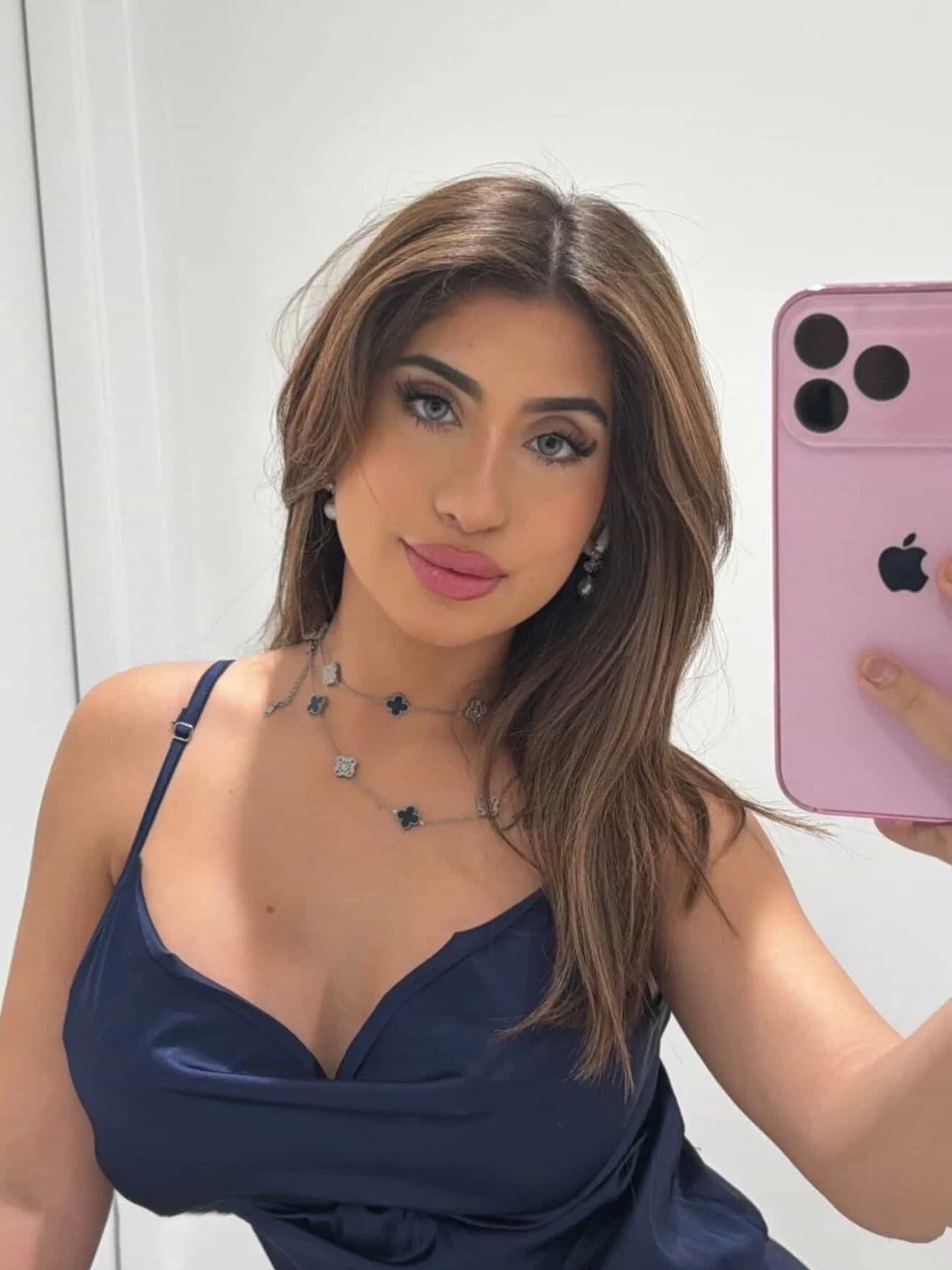 Client selfies 🫶 @thecrazygoat_