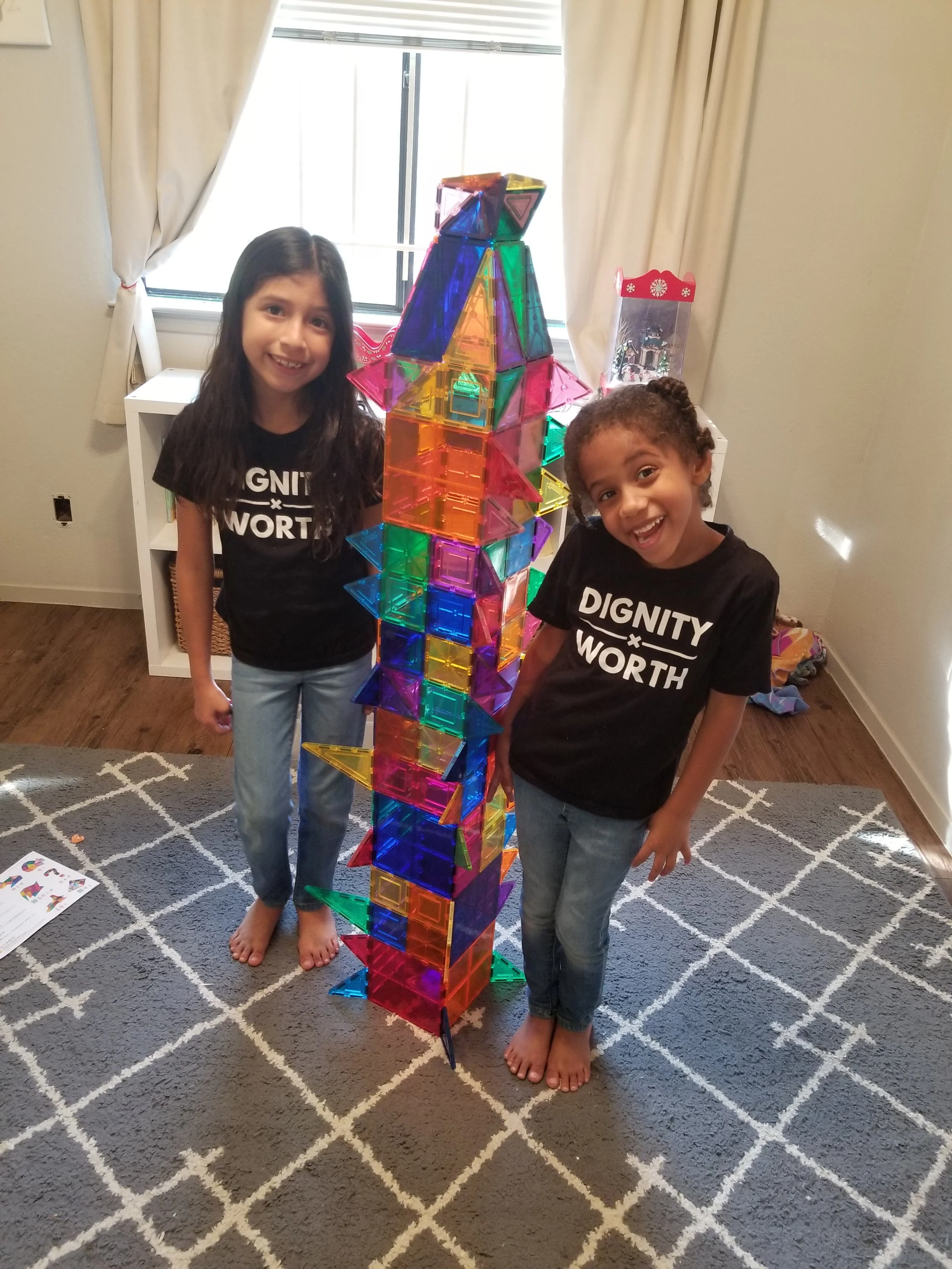 Girls in zyouth DIGNITY x WORTH shirt