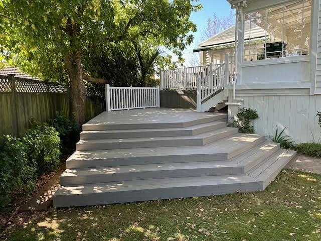 A Kitchen and Deck Transformation in Epsom: Connecting a Villa to Its Garden