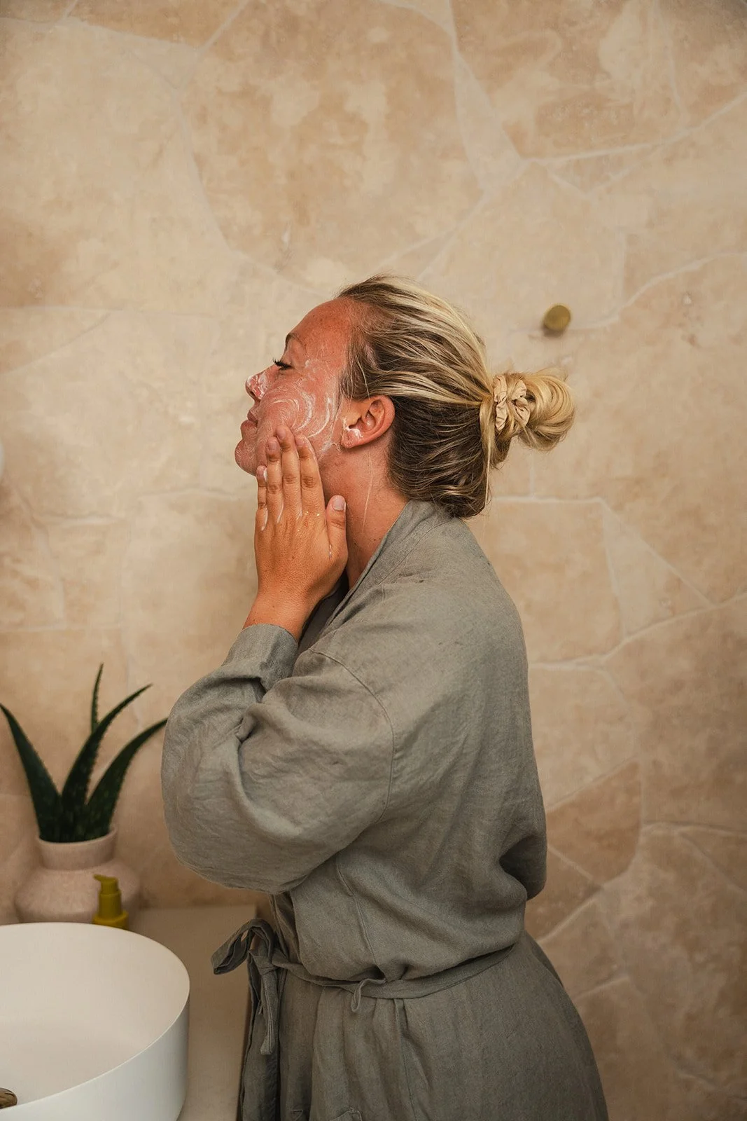 OrganicSpa Lactic Gel Cleanser DSC02797.jpg