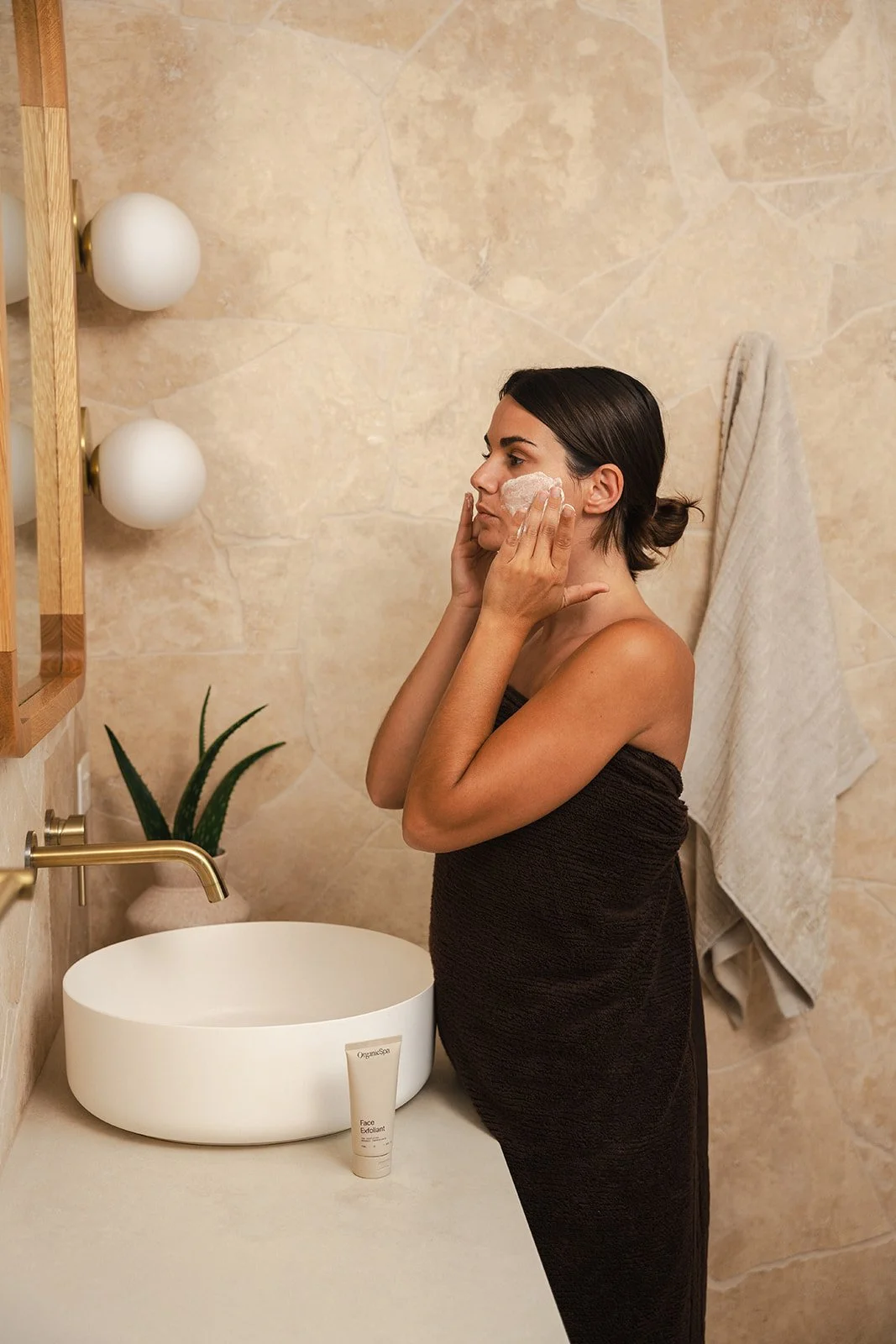 Organicspa Face Exfoliant  DSC03548.jpg