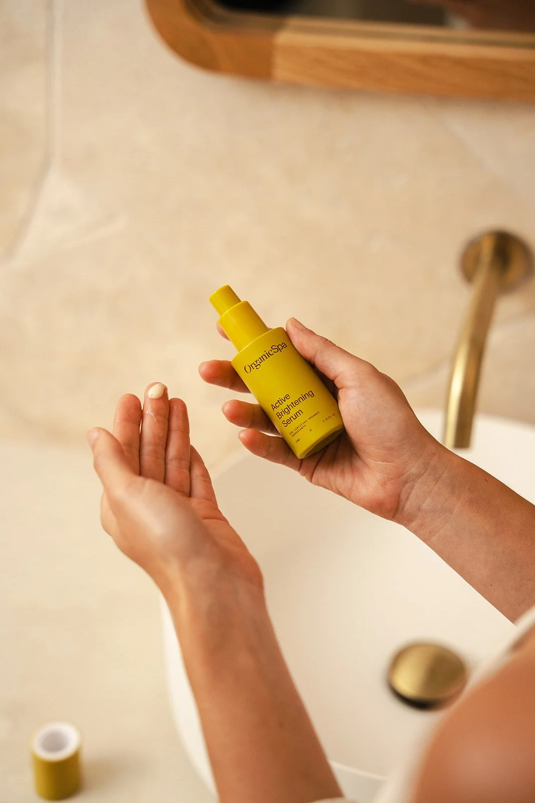 Organicspa Active Brightening Serum DSC09971.jpg