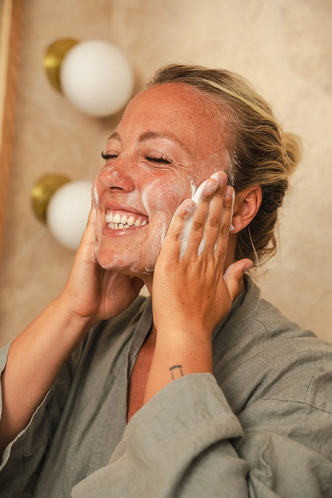 OrganicSpa Foam Cleanser DSC02543.jpg