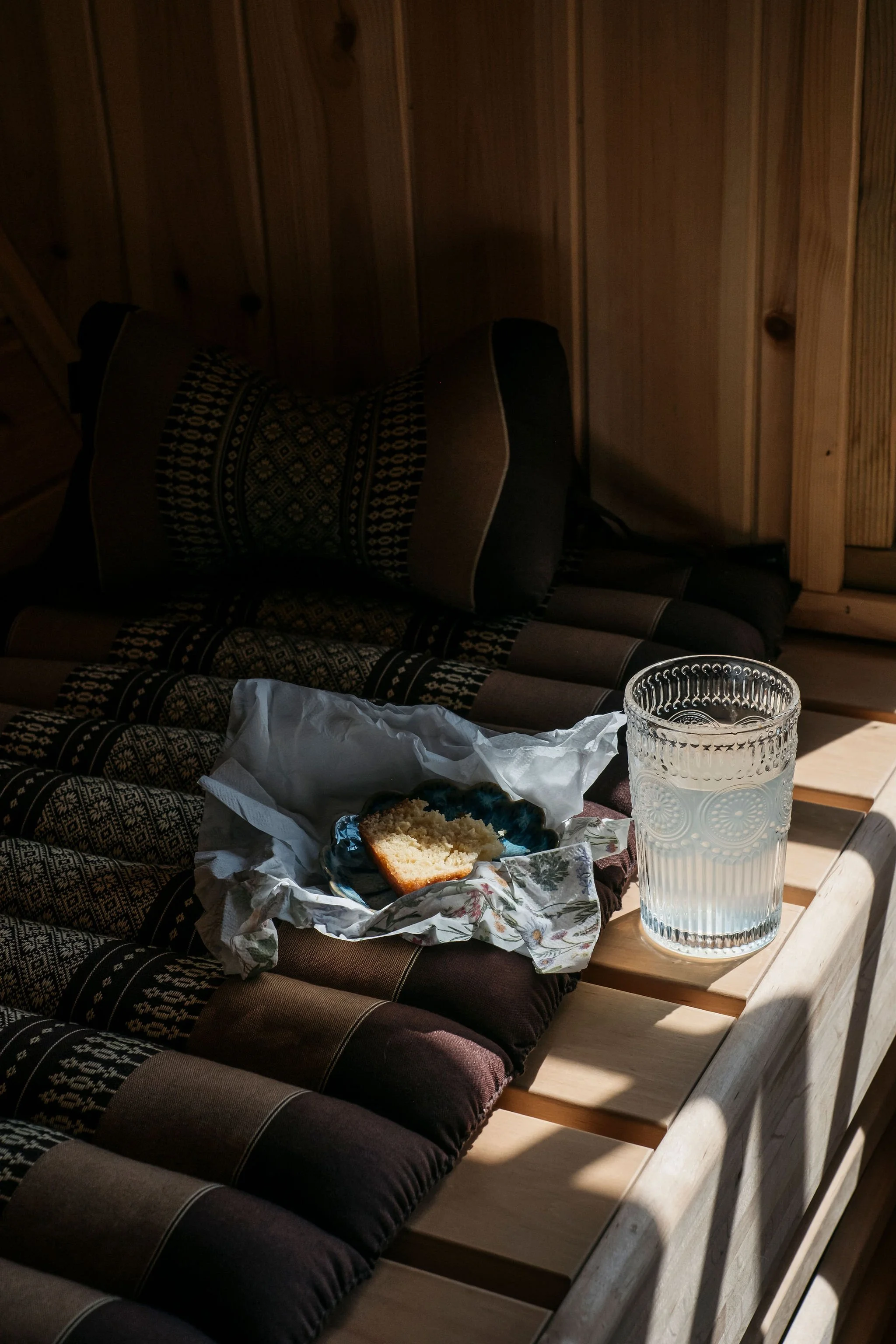 Bee therapy pod experience in South Derbyshire with Beeconscious