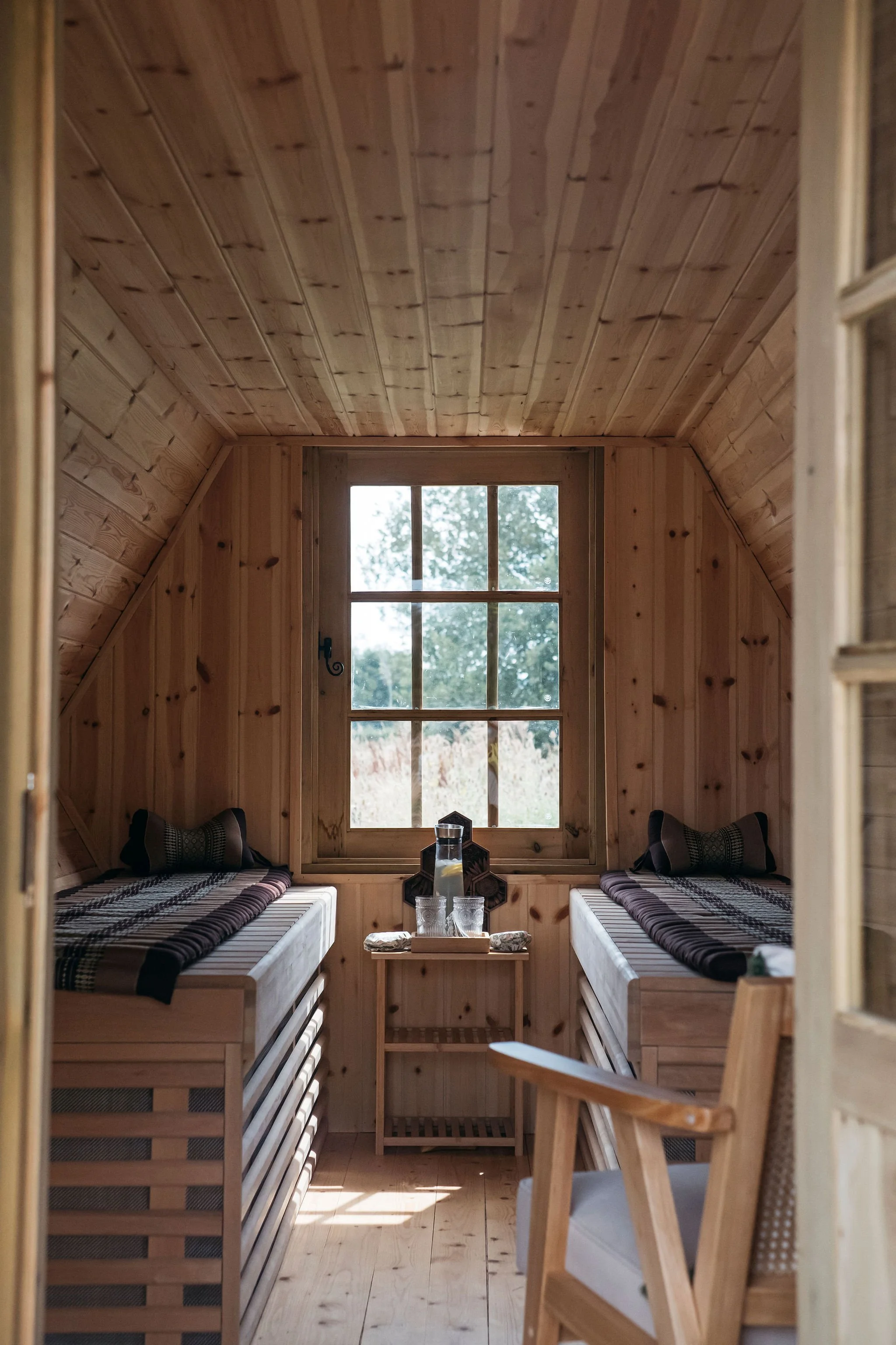Bee therapy pod experience in South Derbyshire with Beeconscious