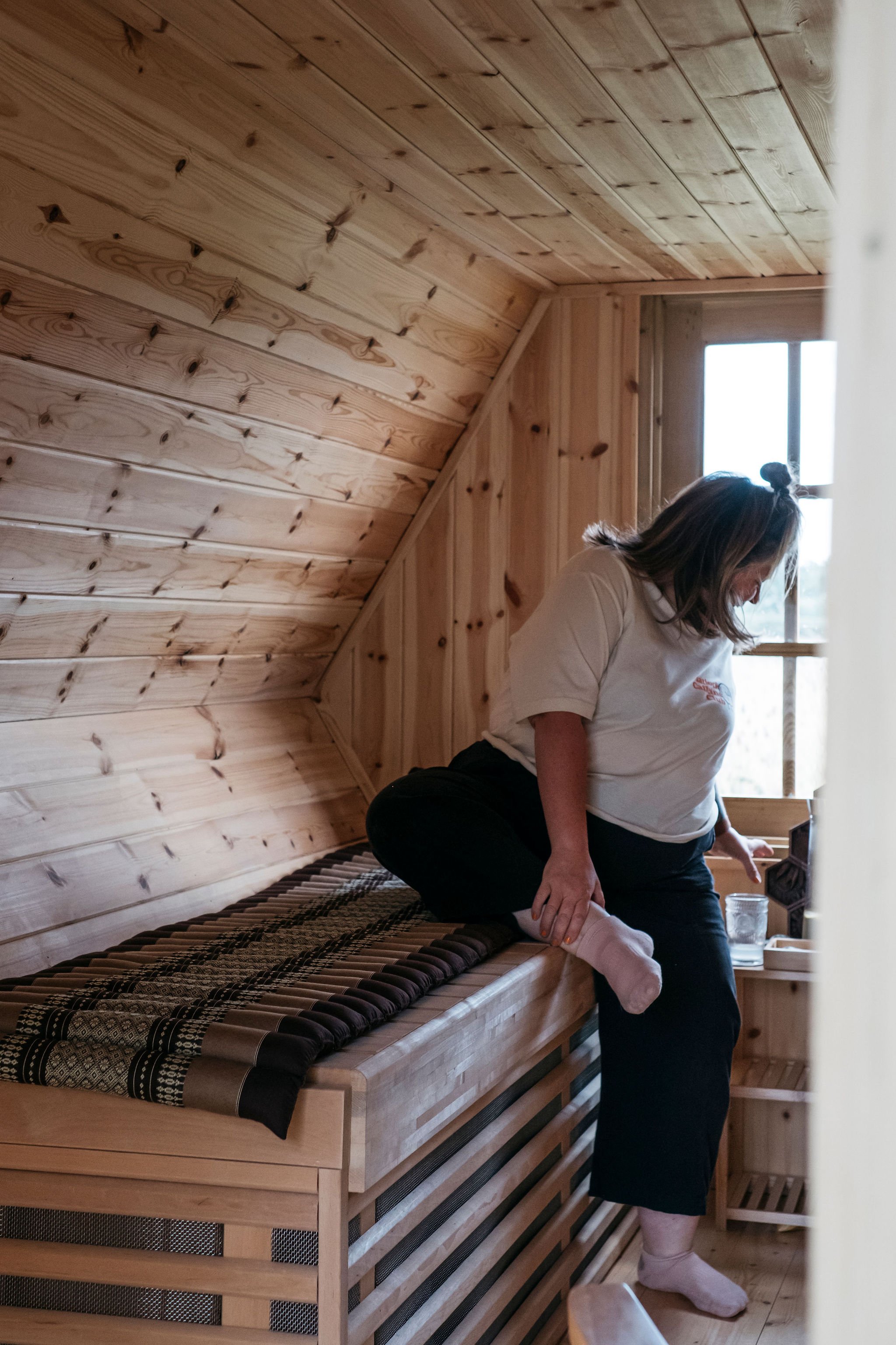 Bee therapy pod experience in South Derbyshire with Beeconscious