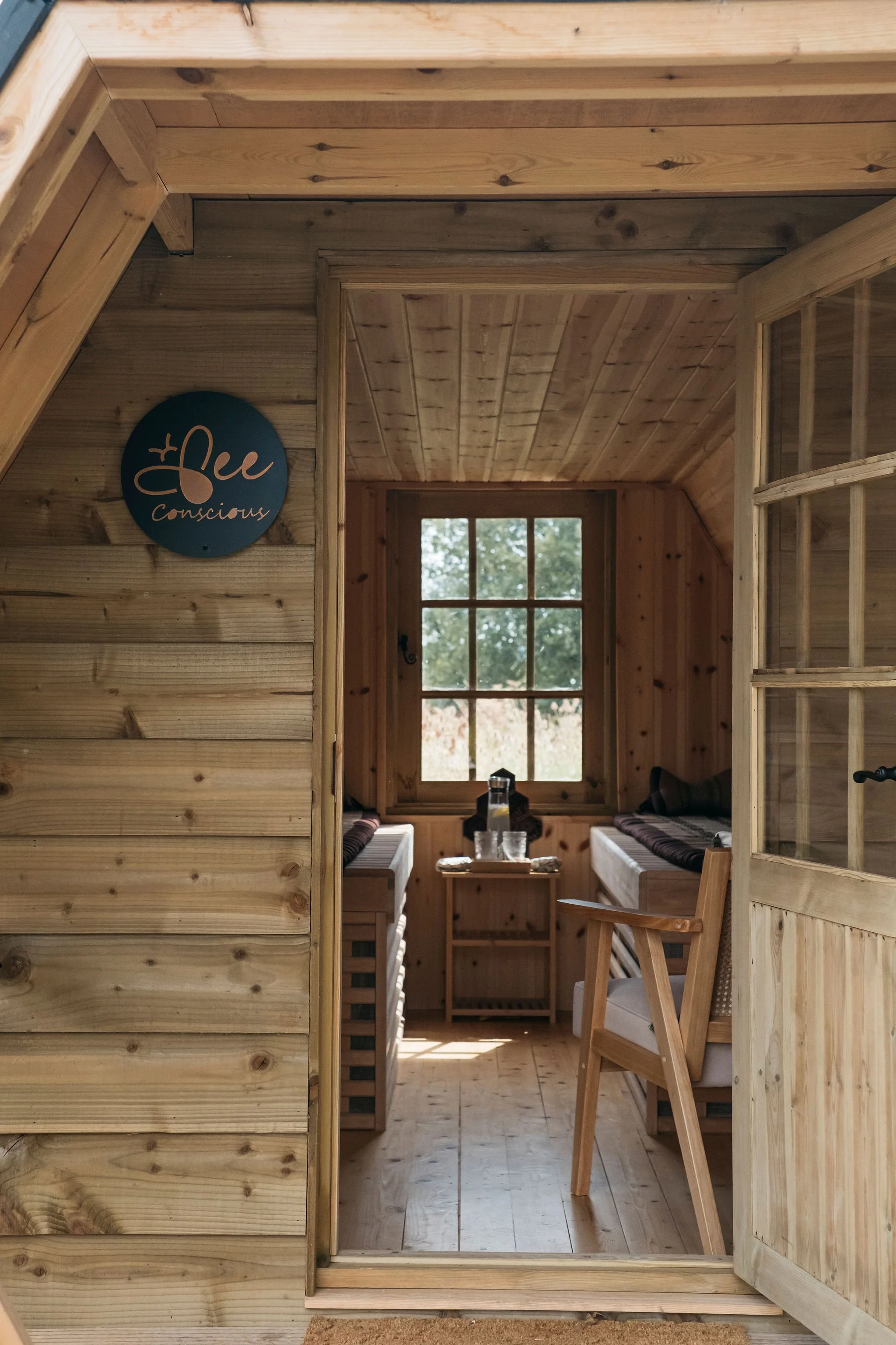 Bee therapy pod experience in South Derbyshire with Beeconscious