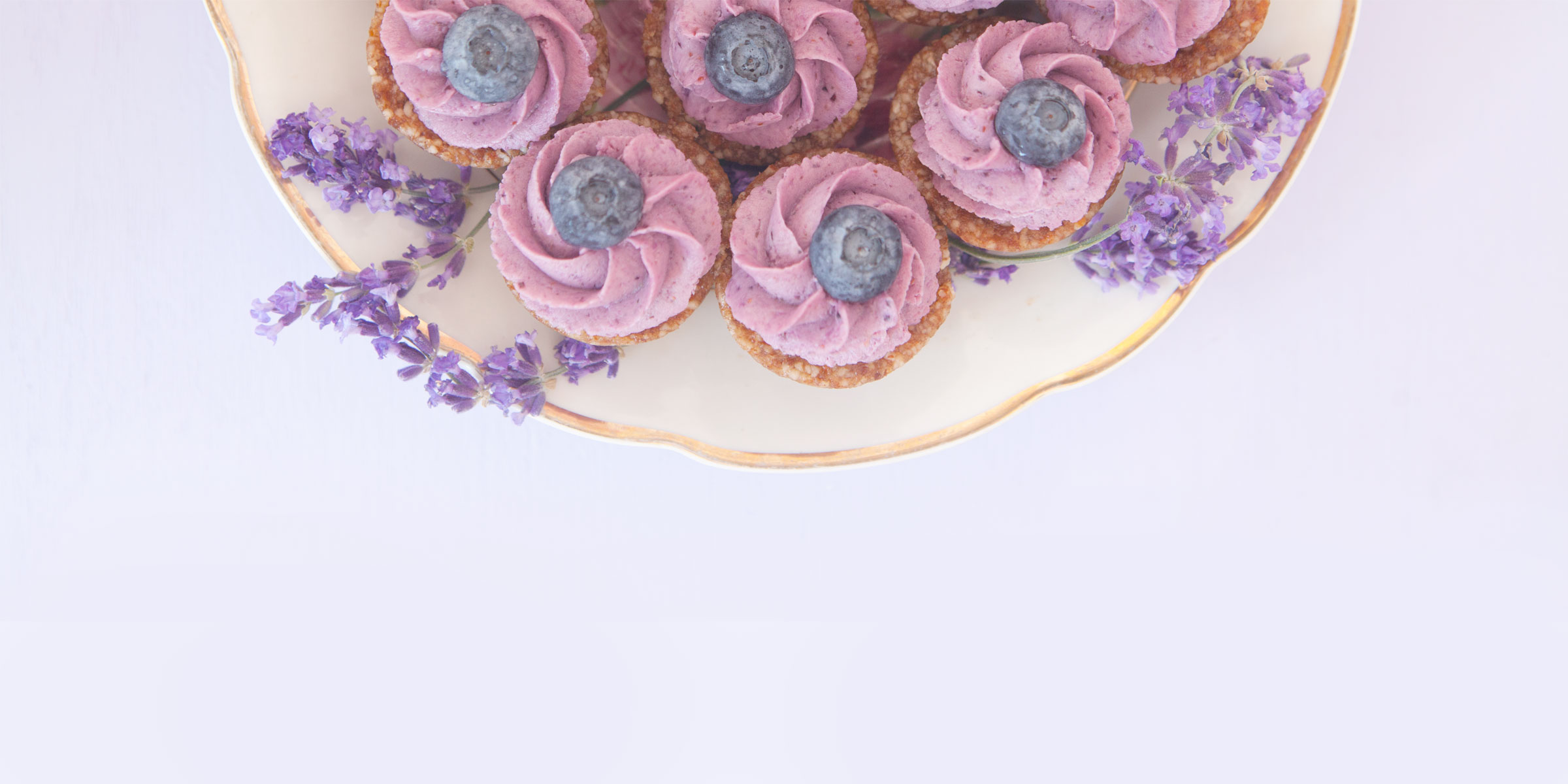 #PASTELCRAFTCLUB // Raw Vegan Lavender Blueberry Mini Tarts with Unbaked Cake Co.