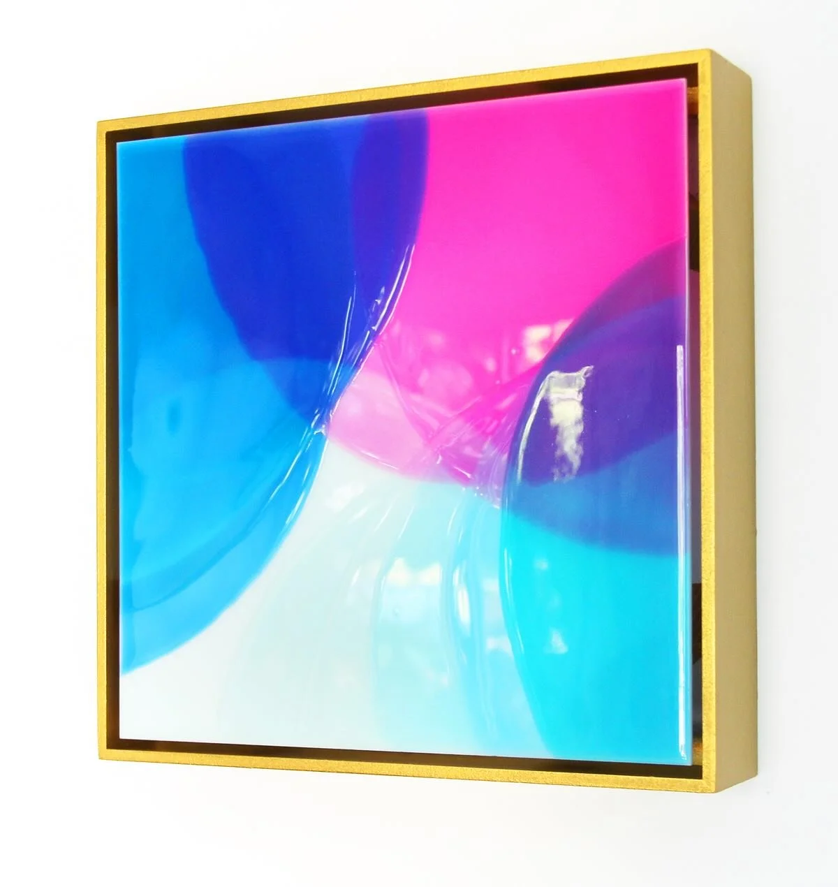 Throwback to the late 80&rsquo;s colors and glitzy shine of the OG workout wear. &lsquo;Aerobics Class&rsquo; is a nod to that special time when we got PHYSICAL 🩵🩷🛼

12&rdquo; x 12&rdquo; mounted on a brushed gold 2.5&rdquo; deep floating frame.
.