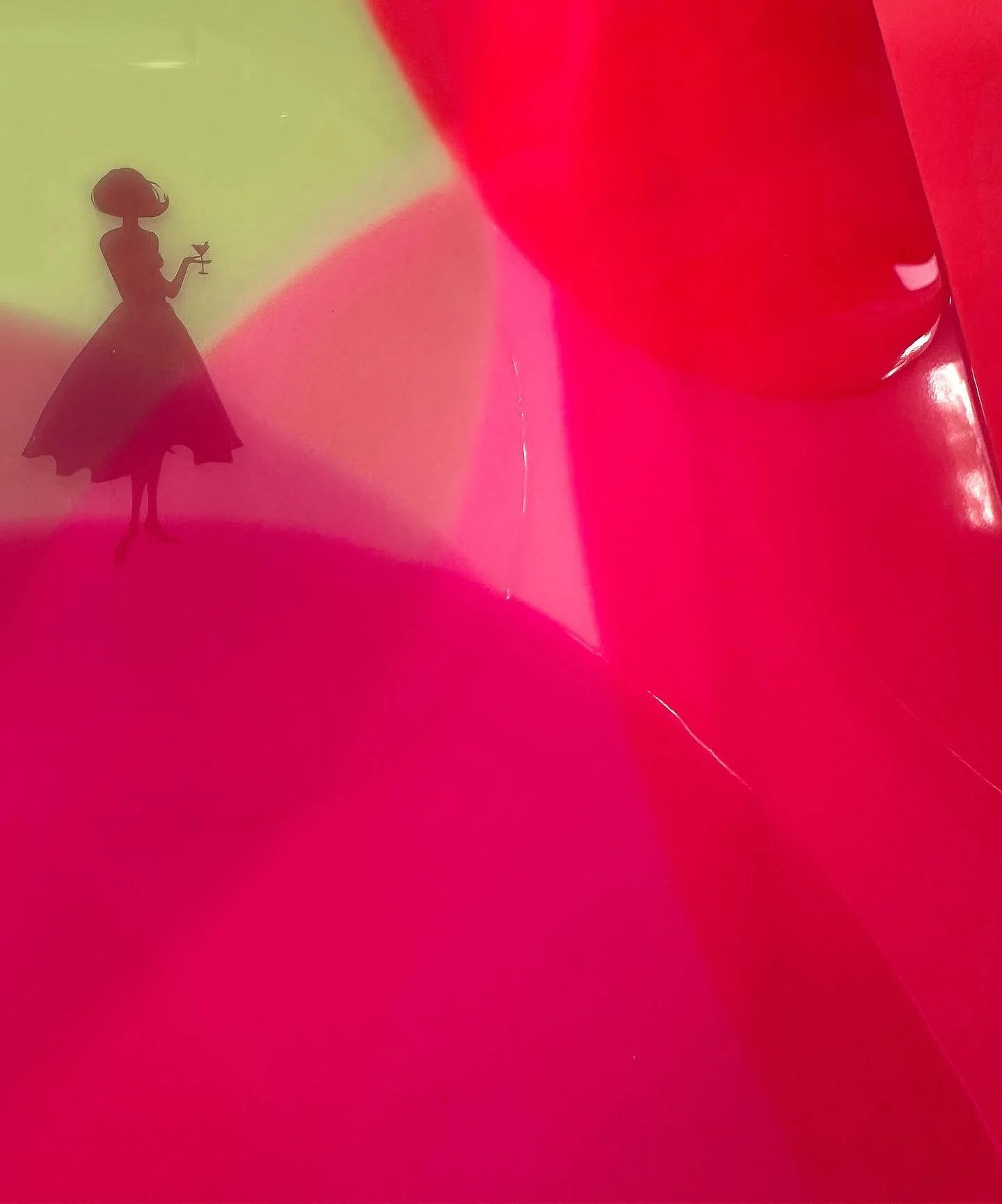 This doll is ready to wrap up the year. Bring on the cocktails and color as we countdown to 2026!
.
.
.
#palmspringsmodshow #modernismweek2026 #palmspringsmodernismweek