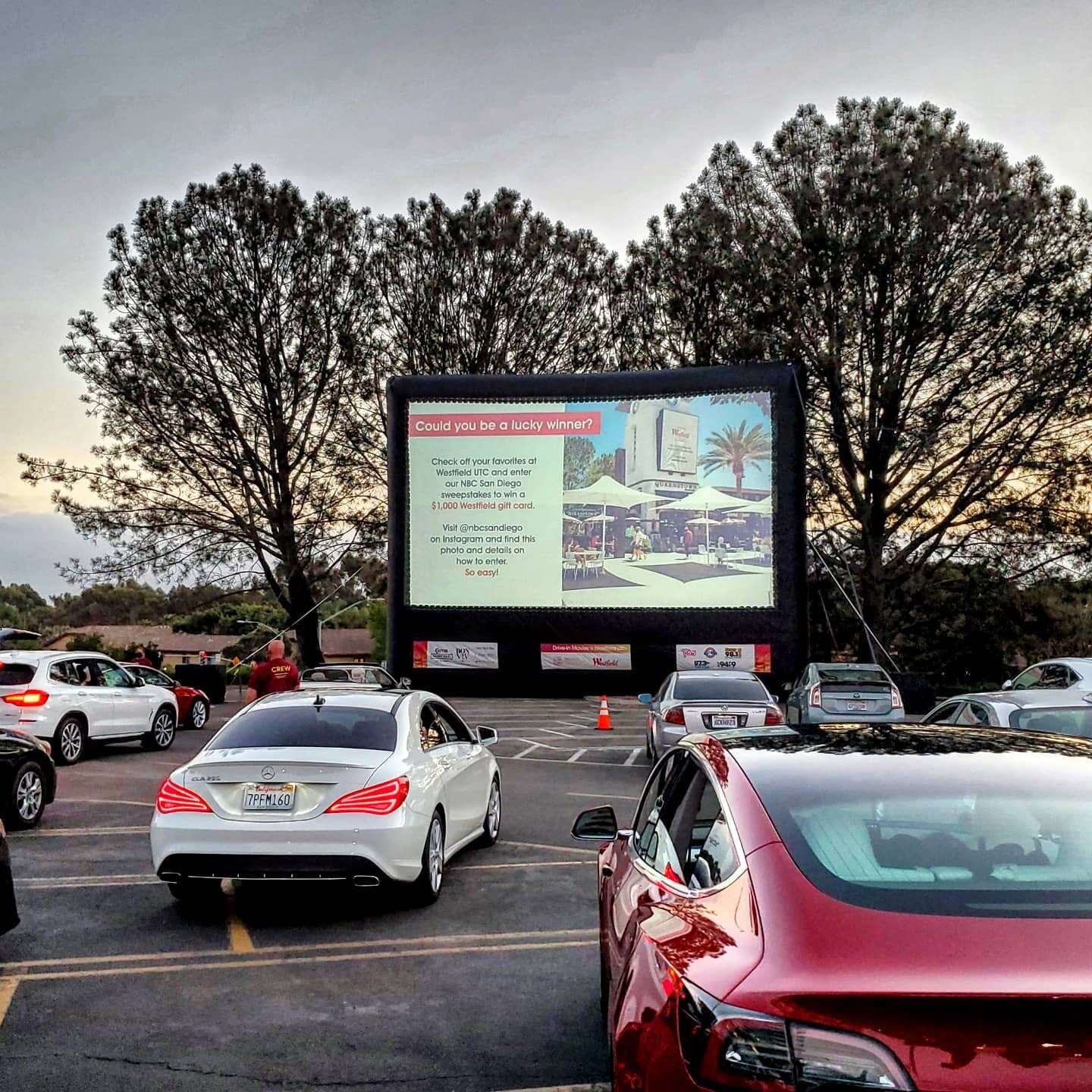 Last night we're here providing our #55footScreen and #22000lumens #4k #LaserProjector for #WestfieldUTC and #SanDiegoInternationalFilmFestival.. Tonight, #Yesterday.. ❤🙏