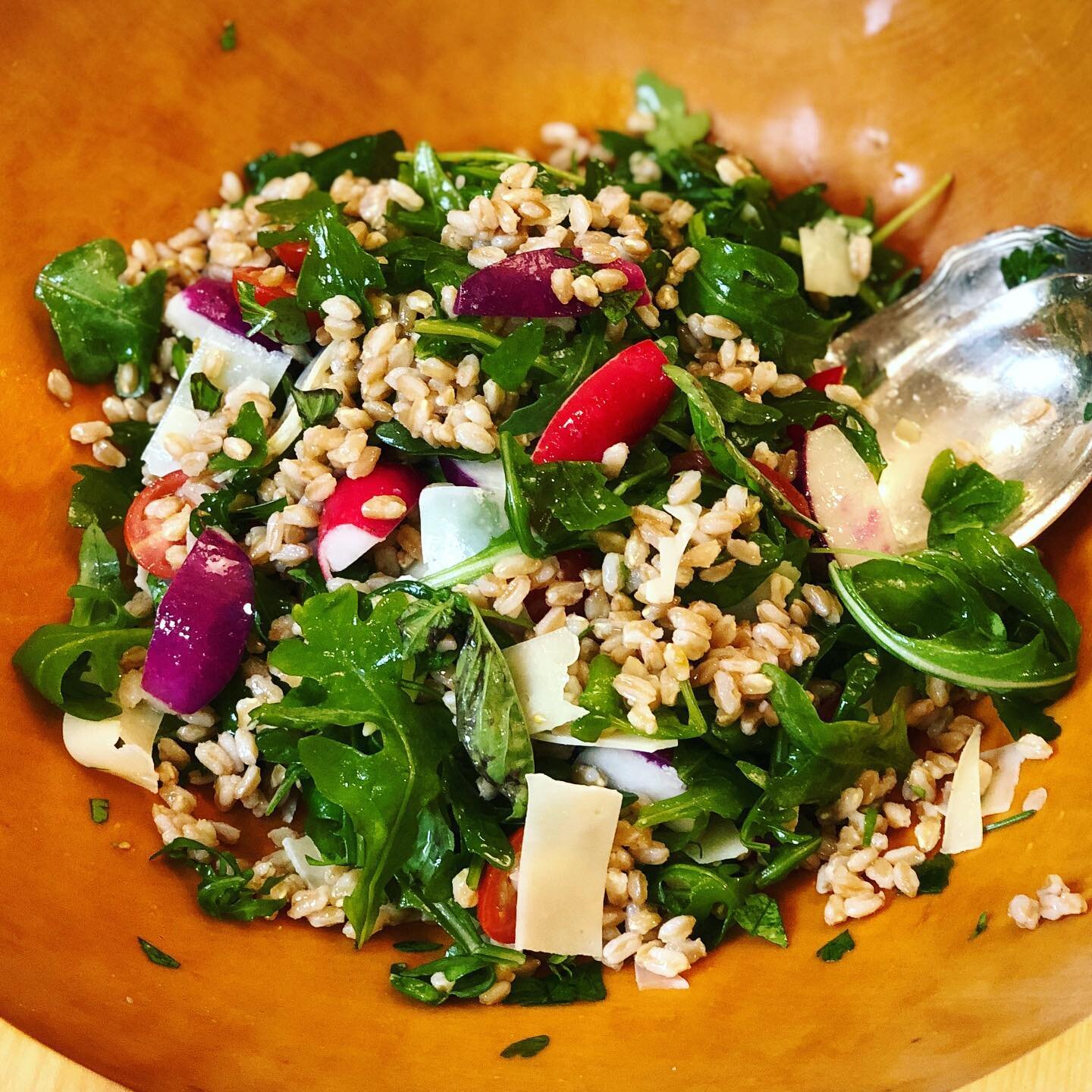 Far out farro. Who loves farro? It&rsquo;s a fabulous nutty grain that shines in salads, soups and sides. I love to add it to salads for healthy fiber, taste and texture. This Mediterranean salad is a summer favorite with fresh crunchy radishes, ripe