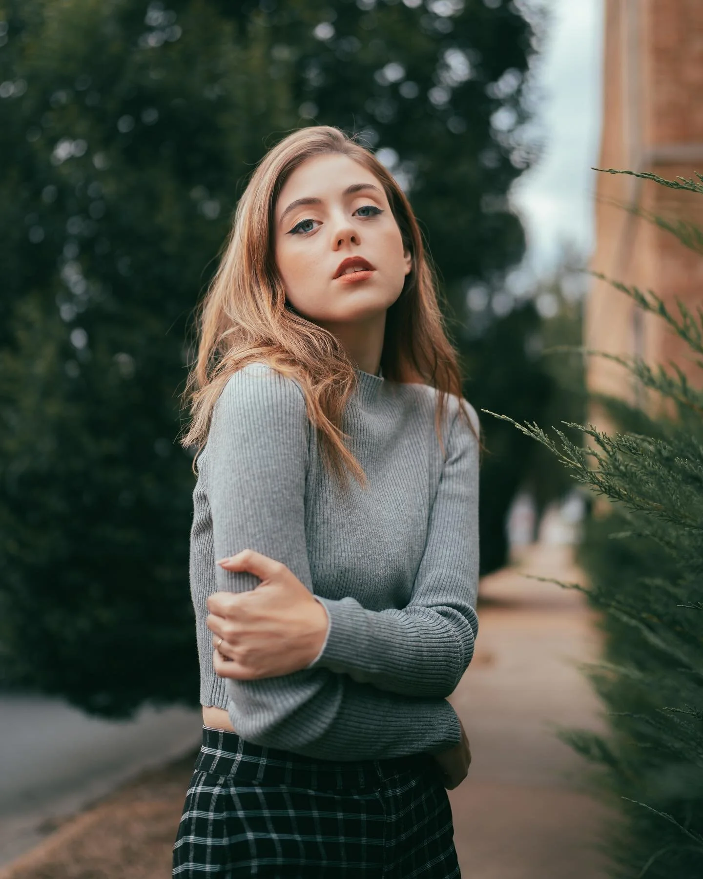 Instagram VS. reality 📸 which photo is your favorite? 
&bull;
Model: @pink.daisies