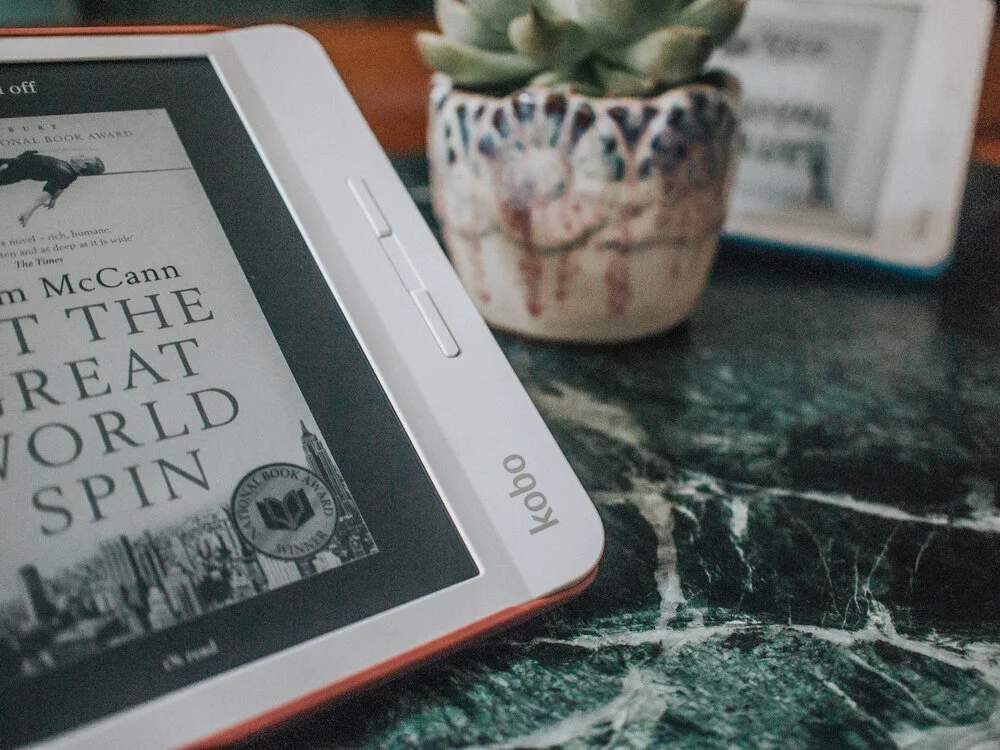 Kobo Libra H20 Toronto Bookstagram eReaders vs Physical Books 3.jpg