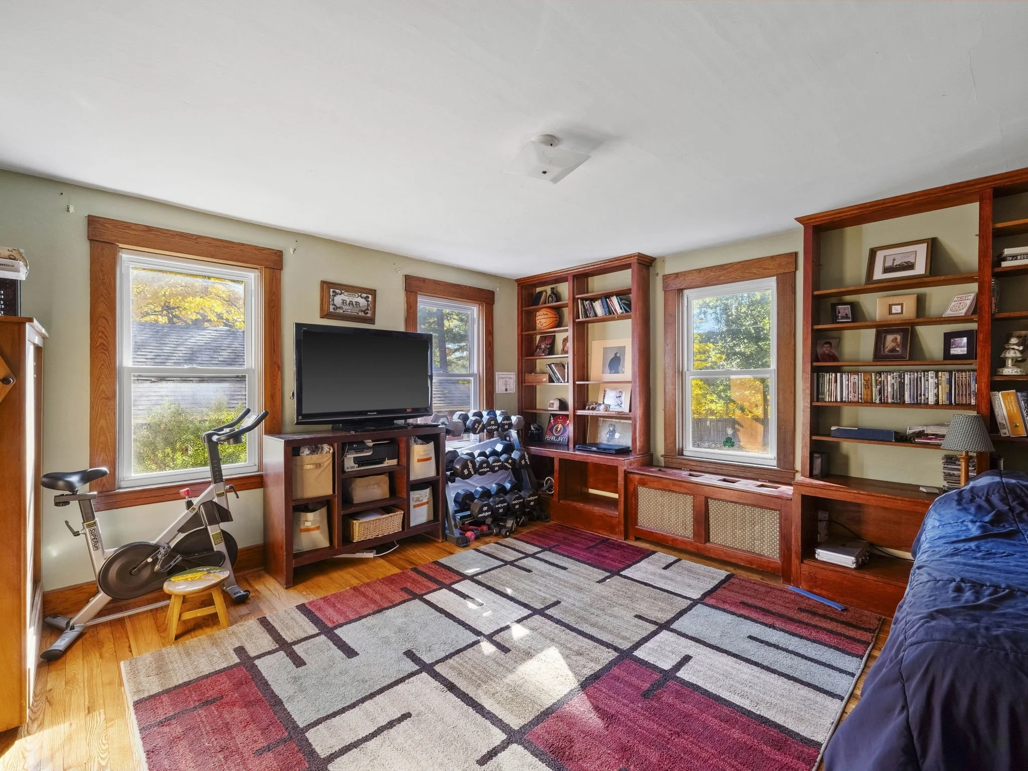 16-web-or-mls-7 Shepley St Groton MA 01450_0016.jpg